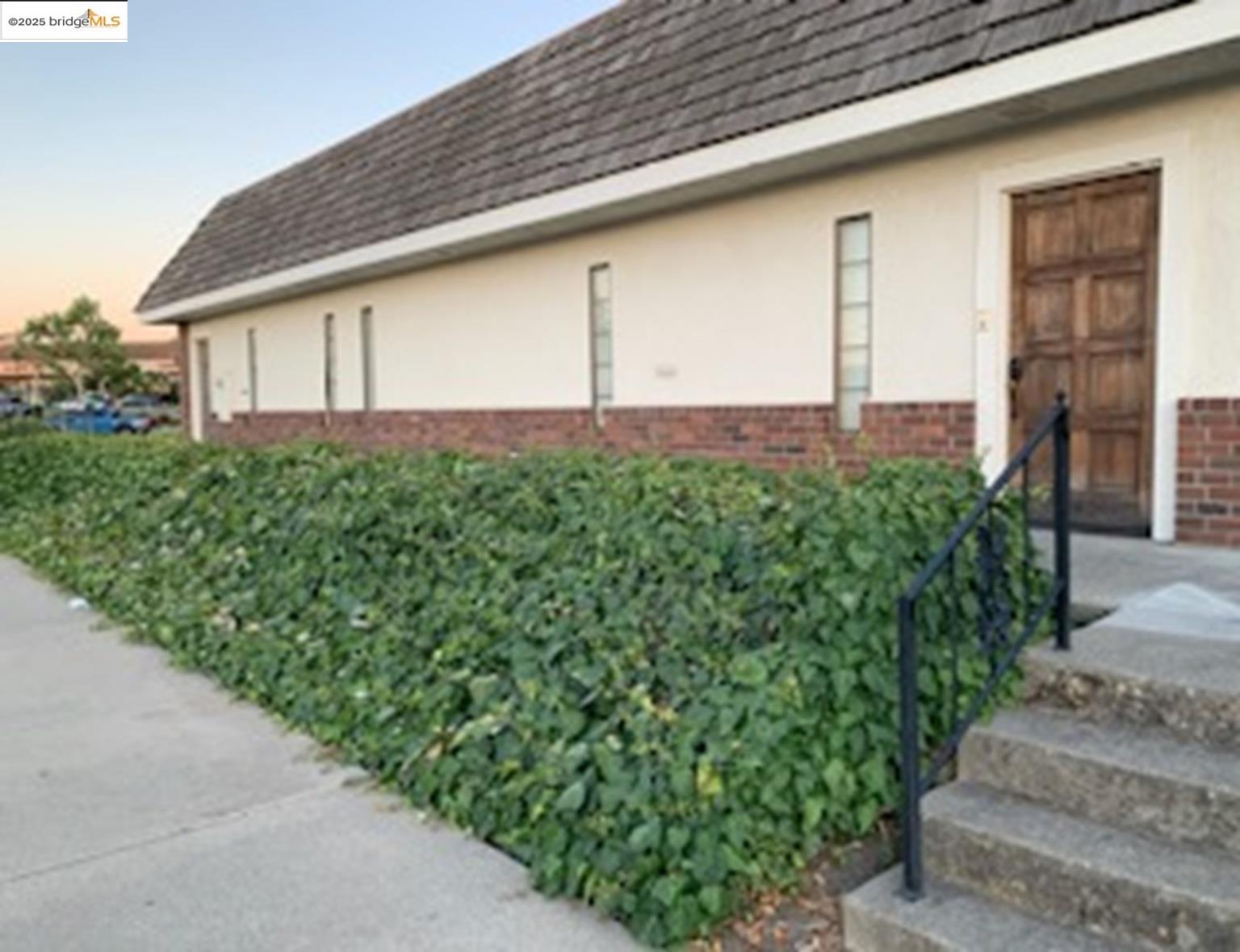 Detail Gallery Image 4 of 19 For 2800 Lone Tree Way, Antioch,  CA 94509 - – Beds | – Baths