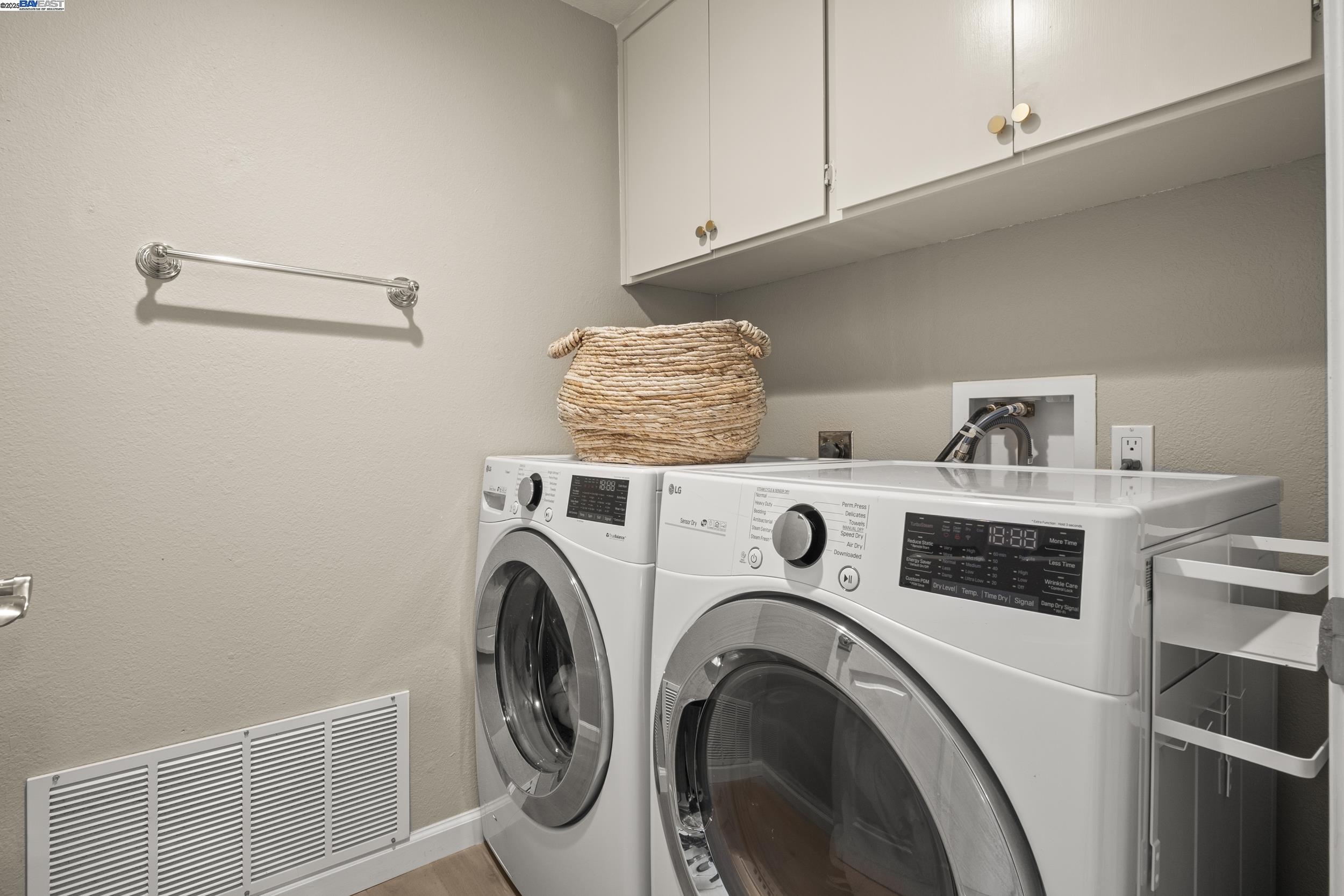 Detail Gallery Image 32 of 44 For 179 Oyster Pond Rd, Alameda,  CA 94502 - 3 Beds | 2/1 Baths