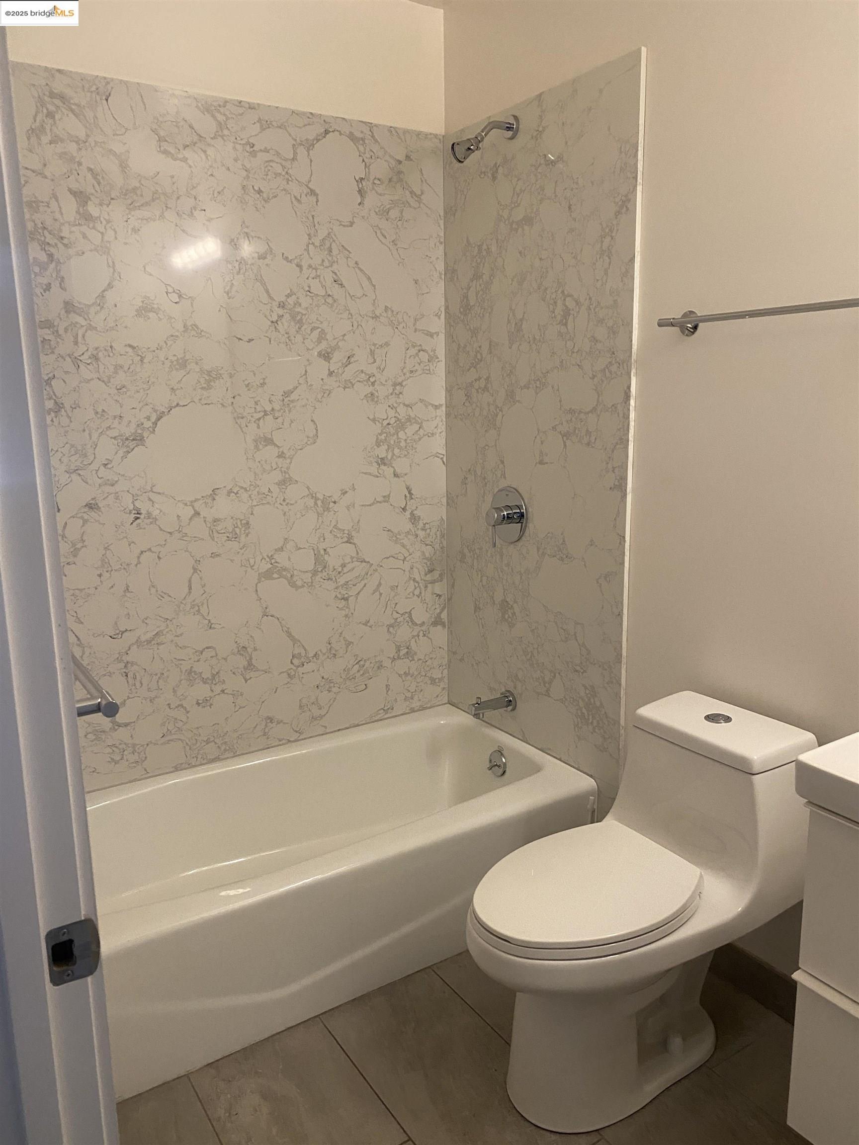 Detail Gallery Image 6 of 6 For 4030 Martin Luther King Jr Way, Oakland,  CA 94609 - – Beds | – Baths