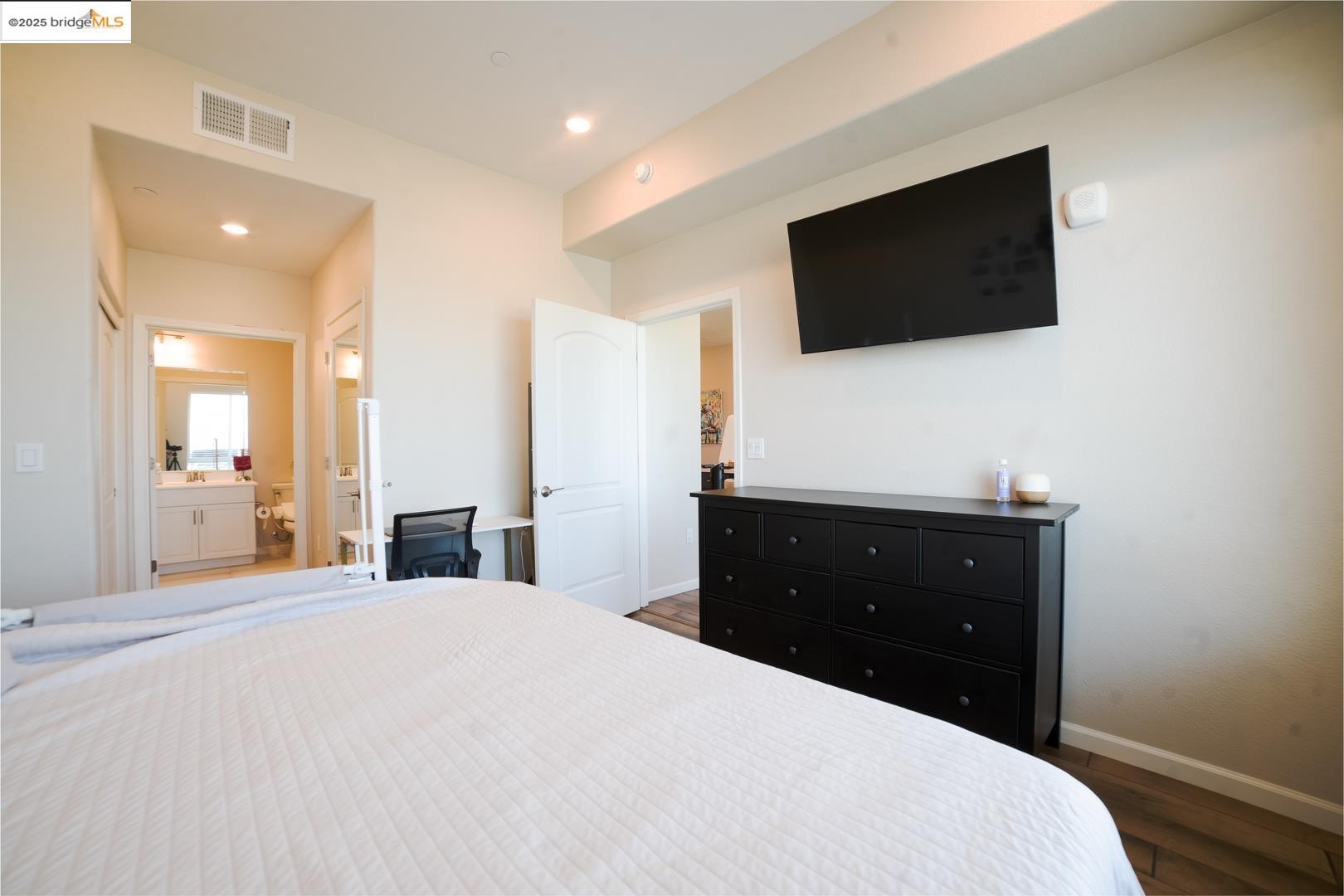 Detail Gallery Image 29 of 36 For 382 Llano De Los Robles Ave Unit 3,  San Jose,  CA 95136 - 2 Beds | 2 Baths