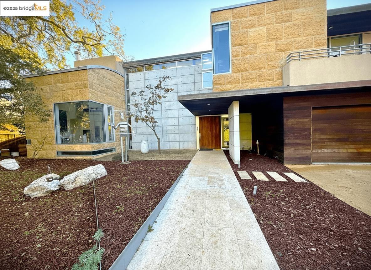 Front Image Thumbnail for EB41116557