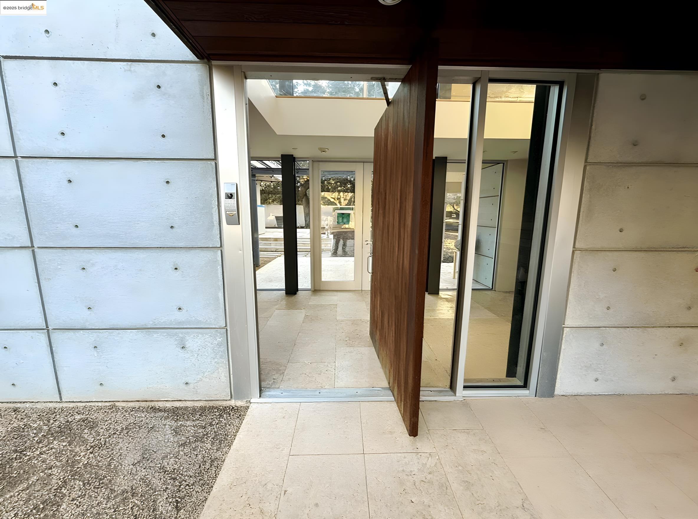 Detail Gallery Image 2 of 12 For 4000 Manzana Lane, Palo Alto,  CA 94306 - 6 Beds | 6 Baths