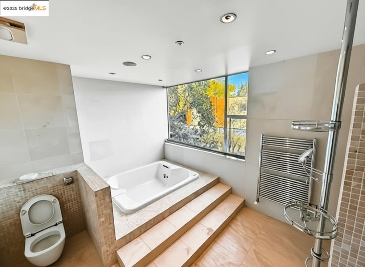 Detail Gallery Image 22 of 43 For 4000 Manzana Lane, Palo Alto,  CA 94306 - 6 Beds | 6 Baths