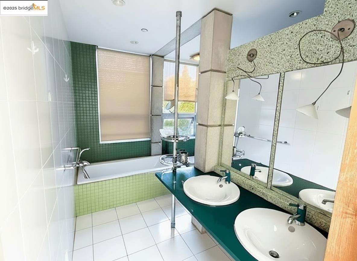 Detail Gallery Image 28 of 43 For 4000 Manzana Lane, Palo Alto,  CA 94306 - 6 Beds | 6 Baths