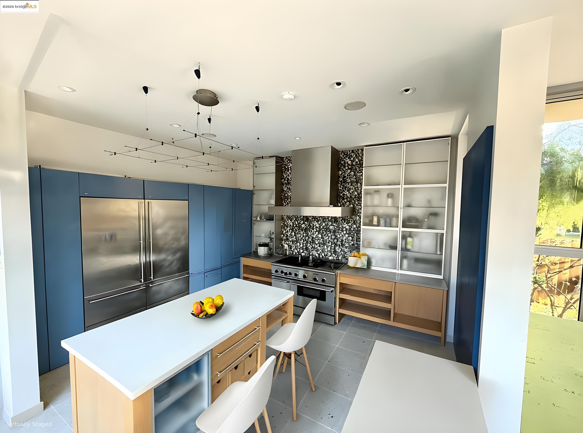 Detail Gallery Image 4 of 12 For 4000 Manzana Lane, Palo Alto,  CA 94306 - 6 Beds | 6 Baths