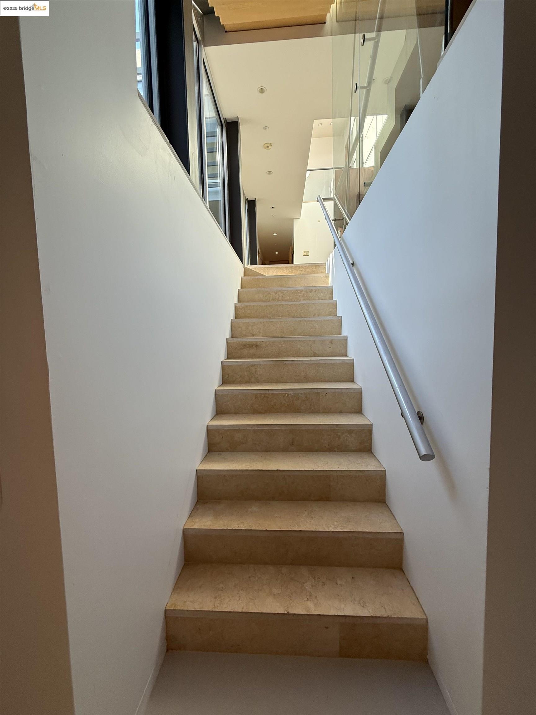 Detail Gallery Image 31 of 43 For 4000 Manzana Lane, Palo Alto,  CA 94306 - 6 Beds | 6 Baths