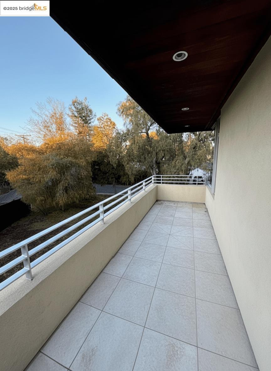 Detail Gallery Image 35 of 43 For 4000 Manzana Lane, Palo Alto,  CA 94306 - 6 Beds | 6 Baths