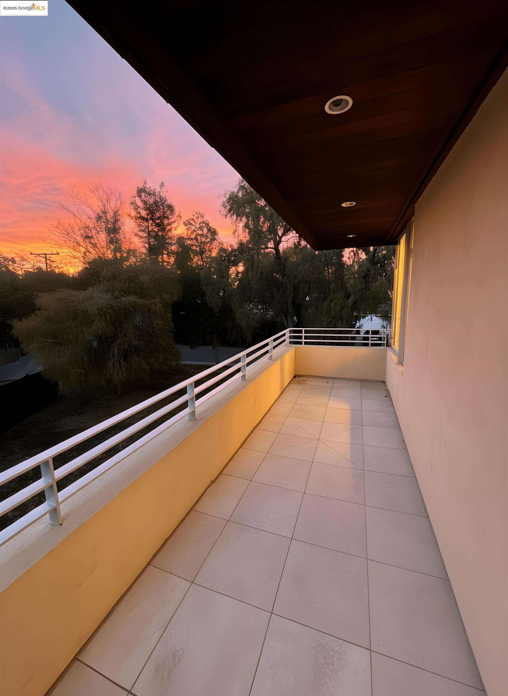 Detail Gallery Image 36 of 43 For 4000 Manzana Lane, Palo Alto,  CA 94306 - 6 Beds | 6 Baths