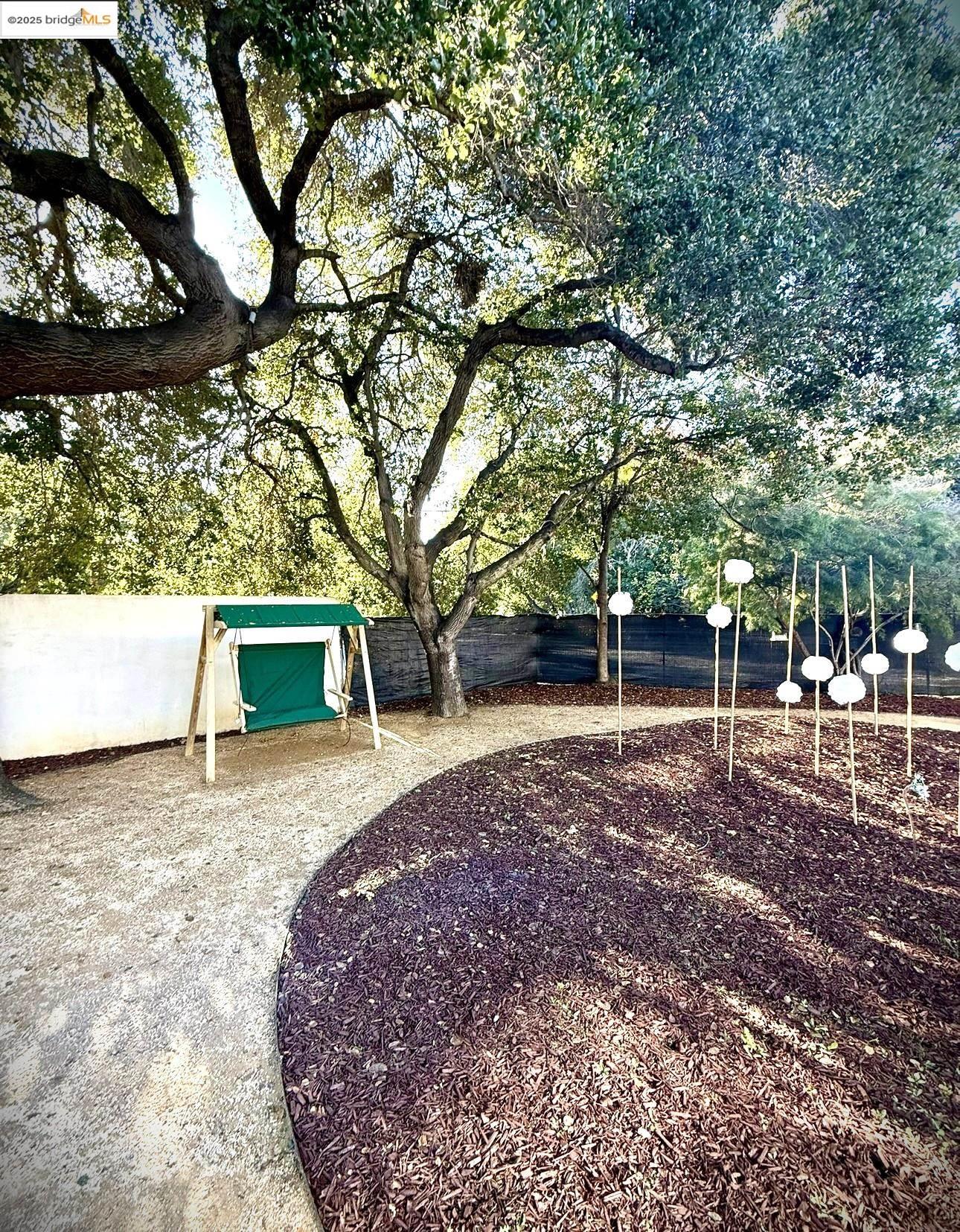 Detail Gallery Image 41 of 43 For 4000 Manzana Lane, Palo Alto,  CA 94306 - 6 Beds | 6 Baths