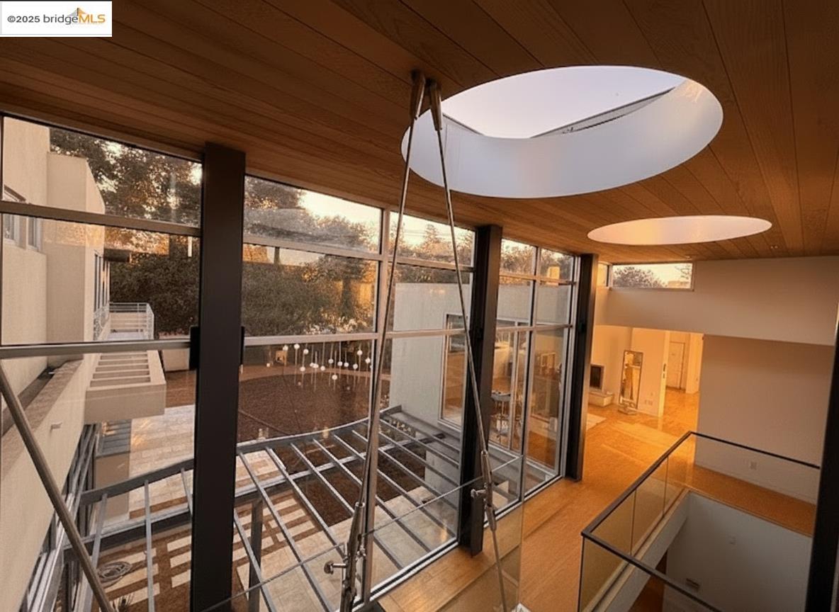 Detail Gallery Image 10 of 43 For 4000 Manzana Lane, Palo Alto,  CA 94306 - 6 Beds | 6 Baths