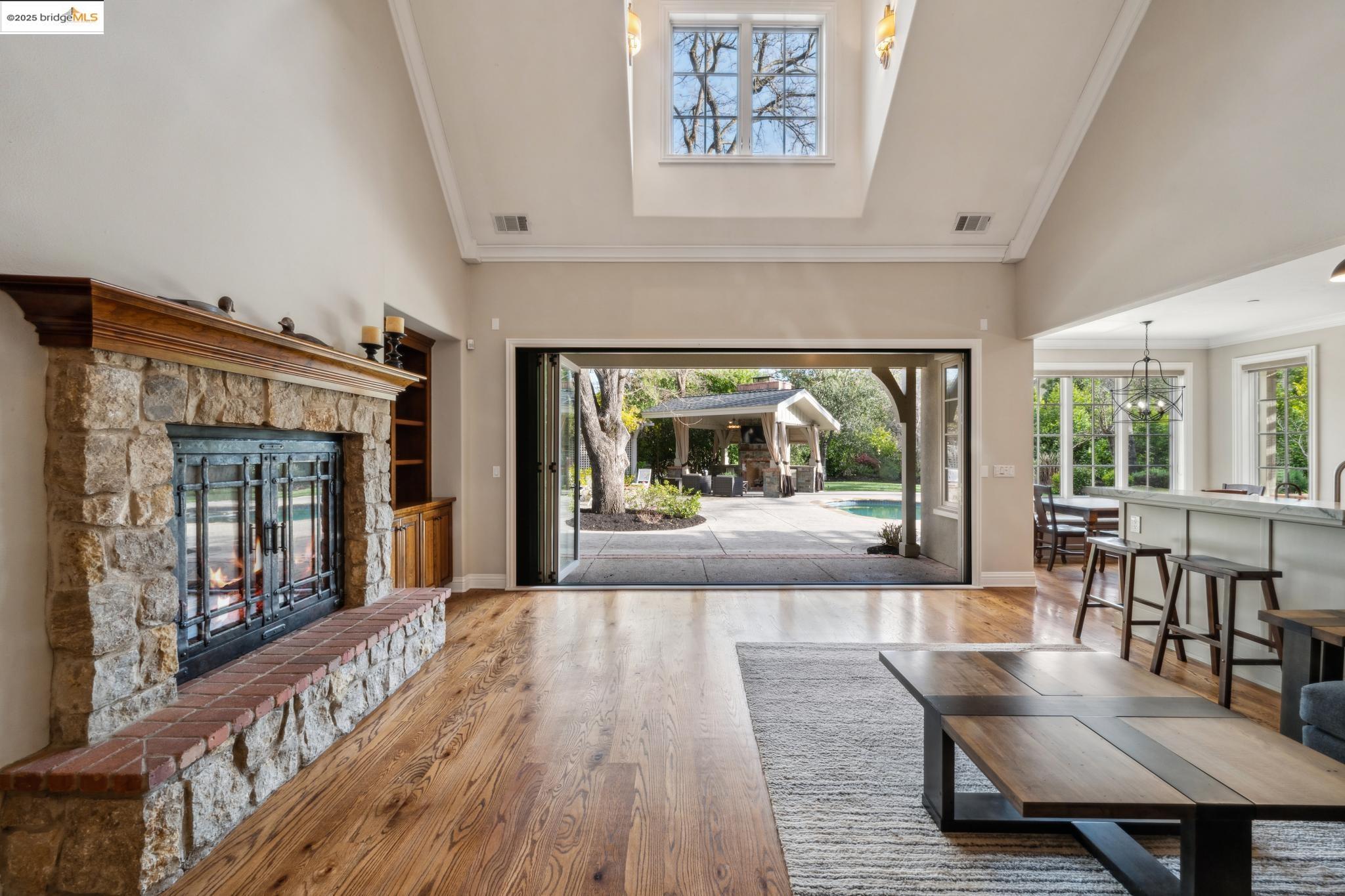 Detail Gallery Image 2 of 33 For 21 Samantha Dr, Lafayette,  CA 94549 - 5 Beds | 4/2 Baths