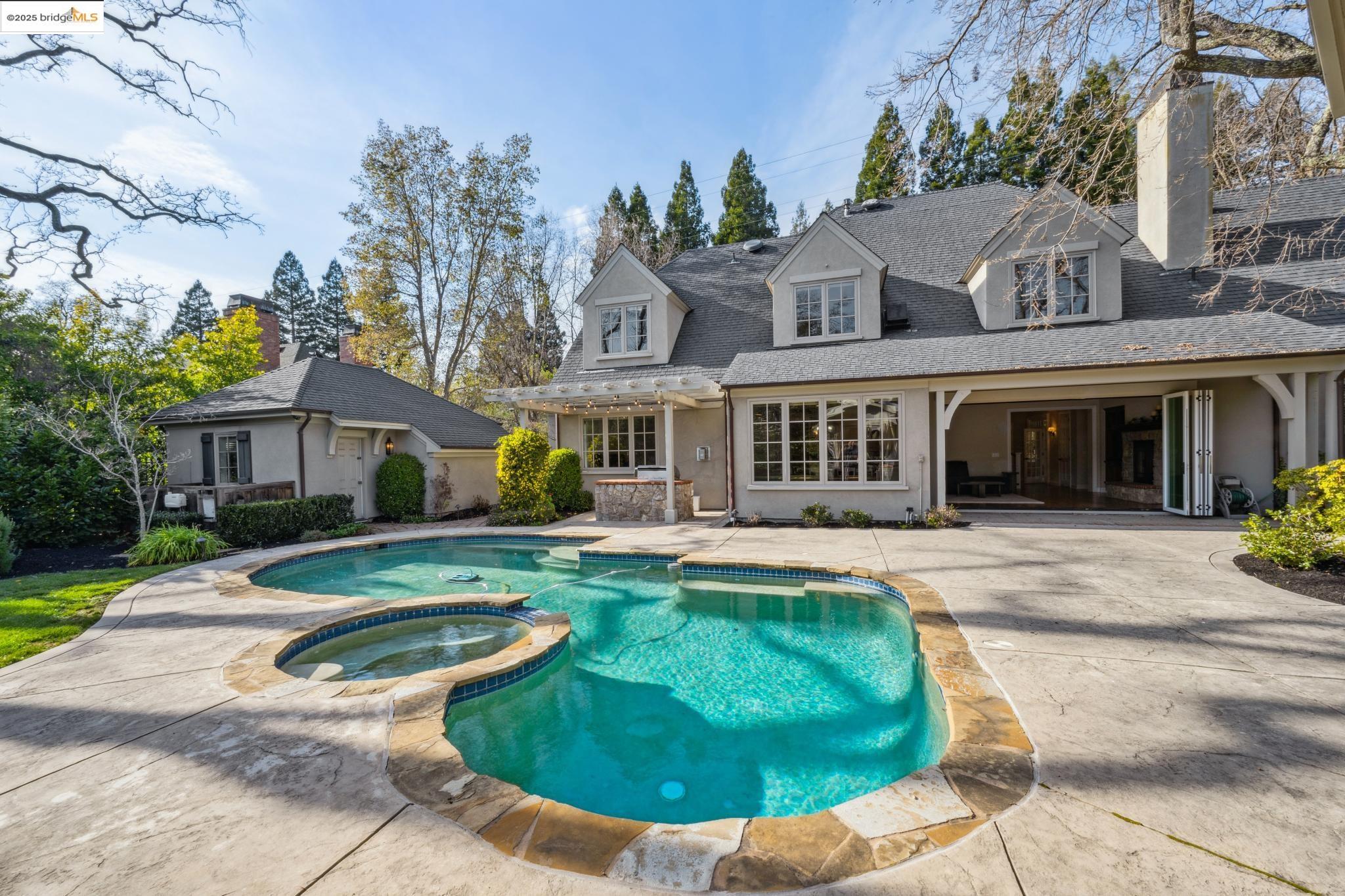 Detail Gallery Image 15 of 33 For 21 Samantha Dr, Lafayette,  CA 94549 - 5 Beds | 4/2 Baths