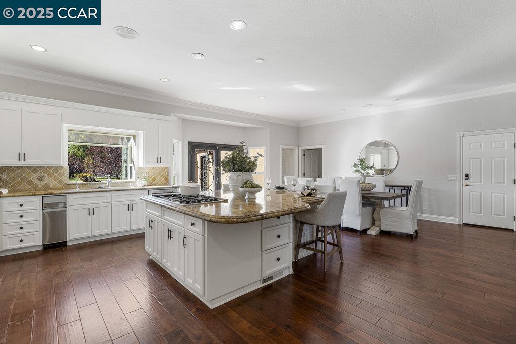 Detail Gallery Image 12 of 48 For 5655 Bruce Dr, Danville,  CA 94506 - 6 Beds | 3/1 Baths