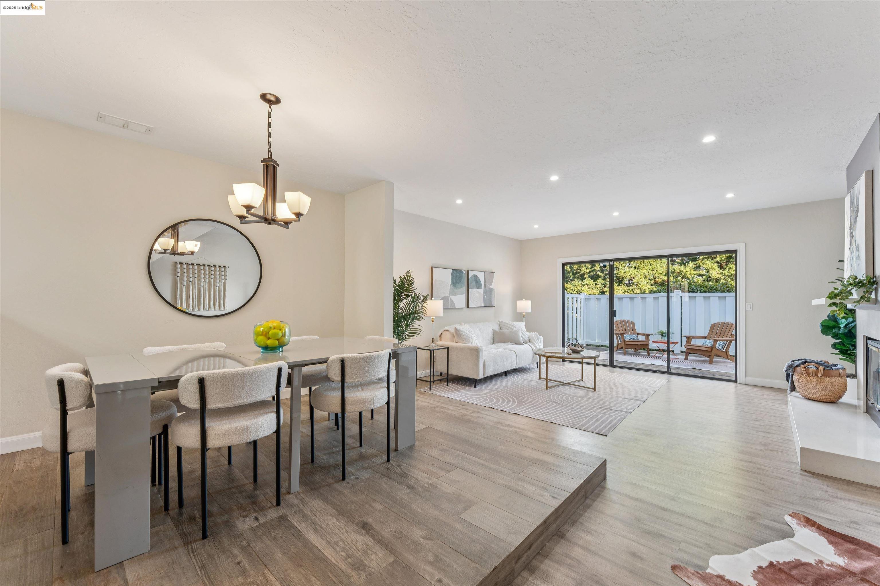 Detail Gallery Image 11 of 60 For 3732 Northridge Dr, Richmond,  CA 94806 - 2 Beds | 1/1 Baths