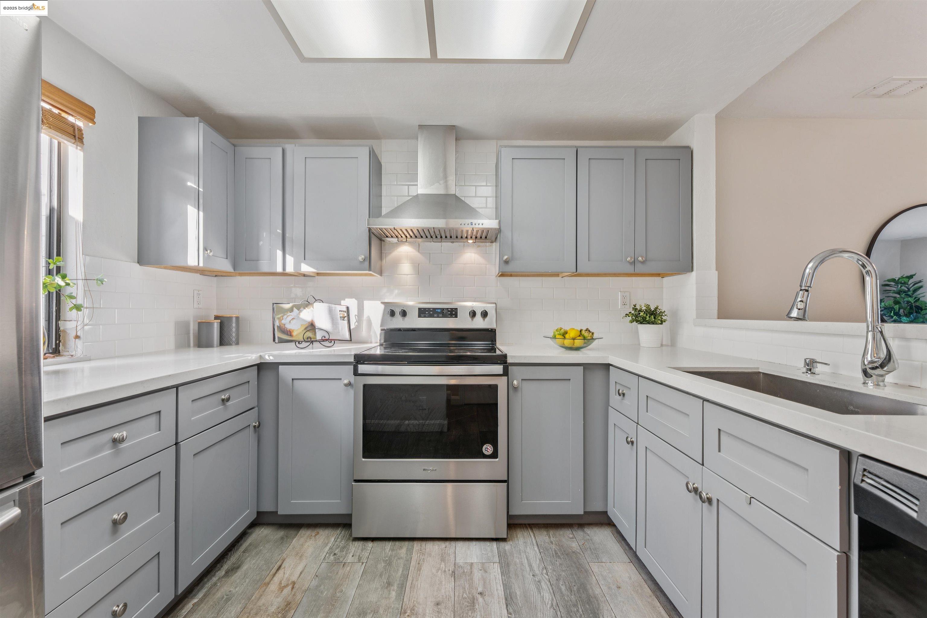 Detail Gallery Image 14 of 60 For 3732 Northridge Dr, Richmond,  CA 94806 - 2 Beds | 1/1 Baths