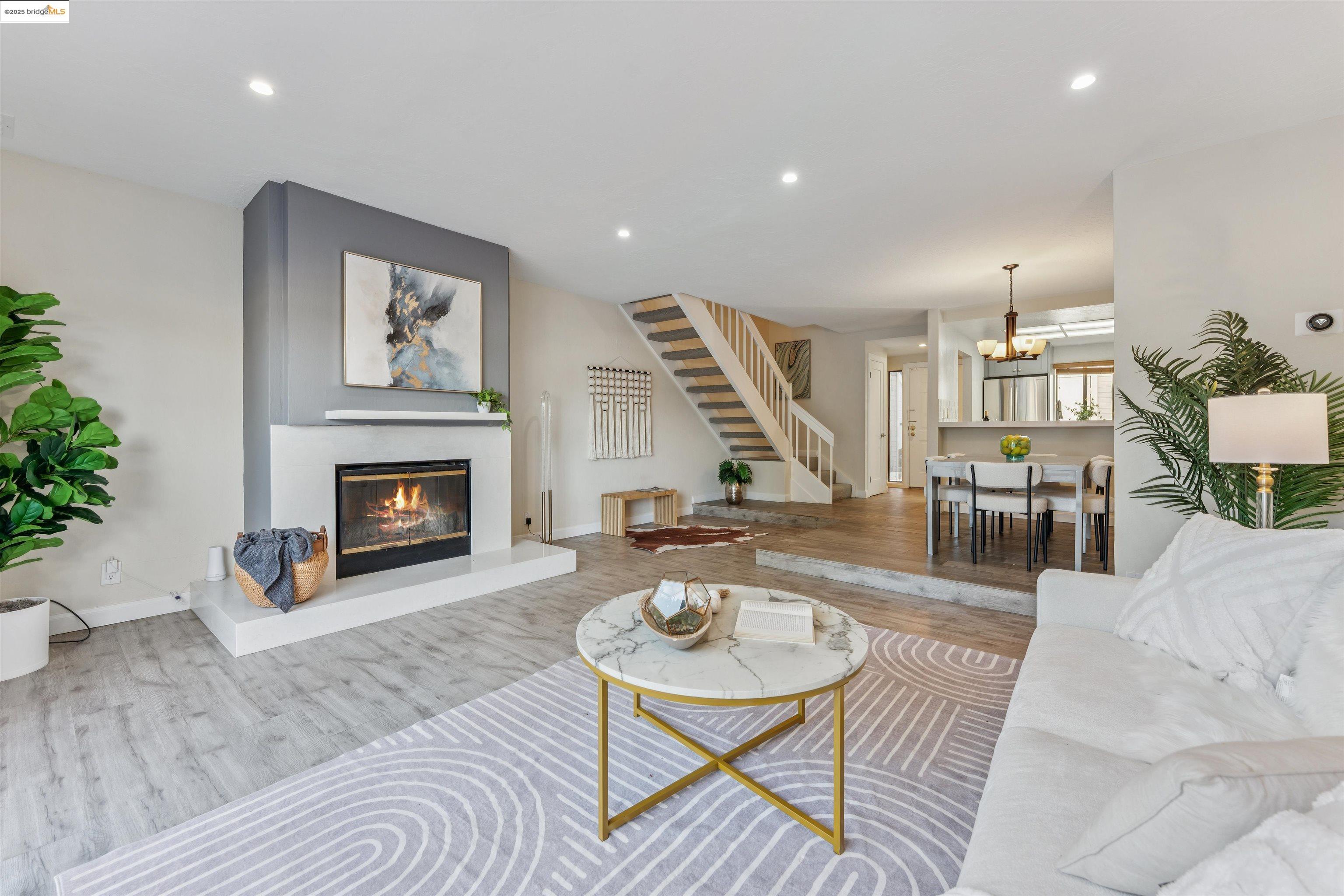 Detail Gallery Image 4 of 60 For 3732 Northridge Dr, Richmond,  CA 94806 - 2 Beds | 1/1 Baths