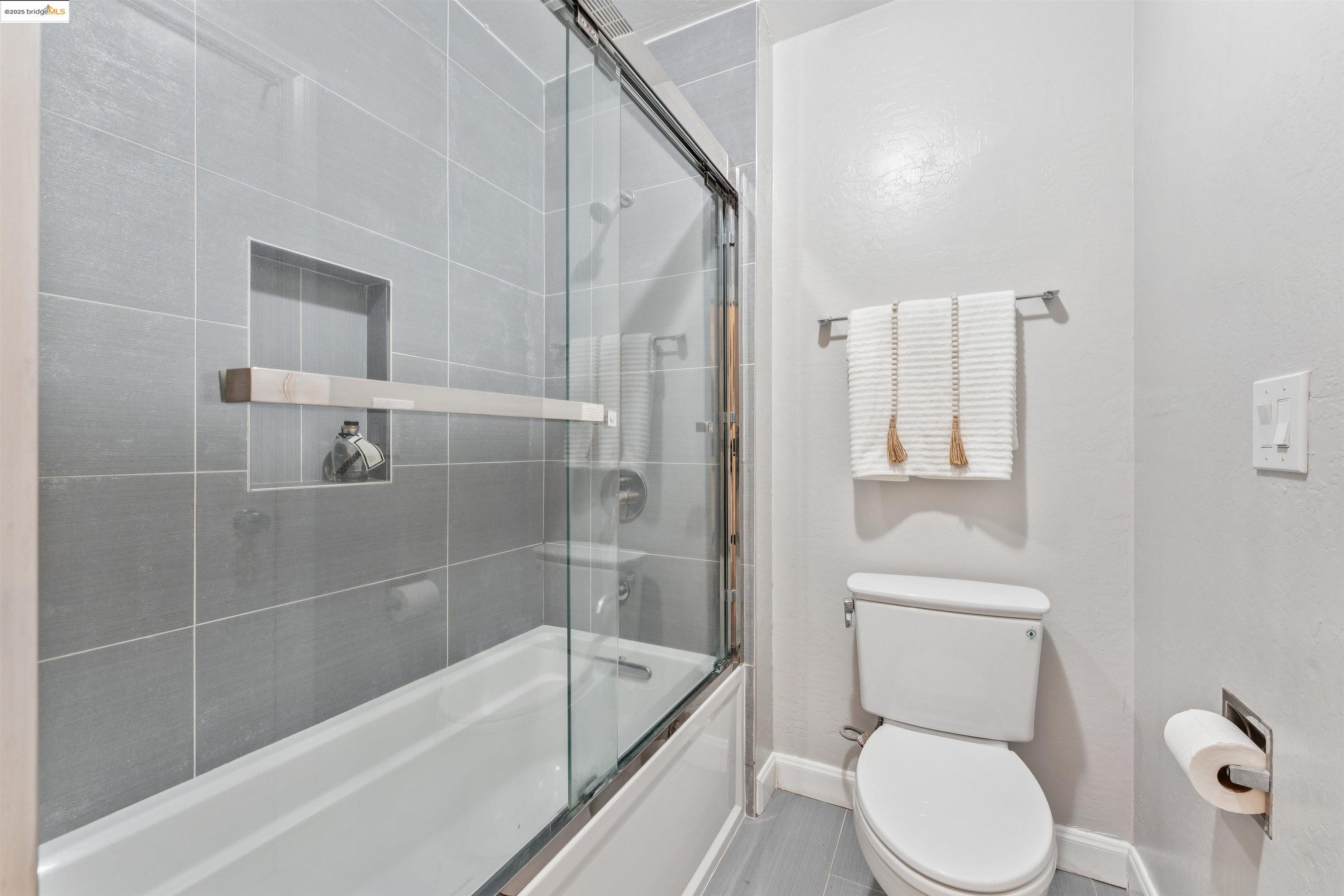 Detail Gallery Image 34 of 60 For 3732 Northridge Dr, Richmond,  CA 94806 - 2 Beds | 1/1 Baths