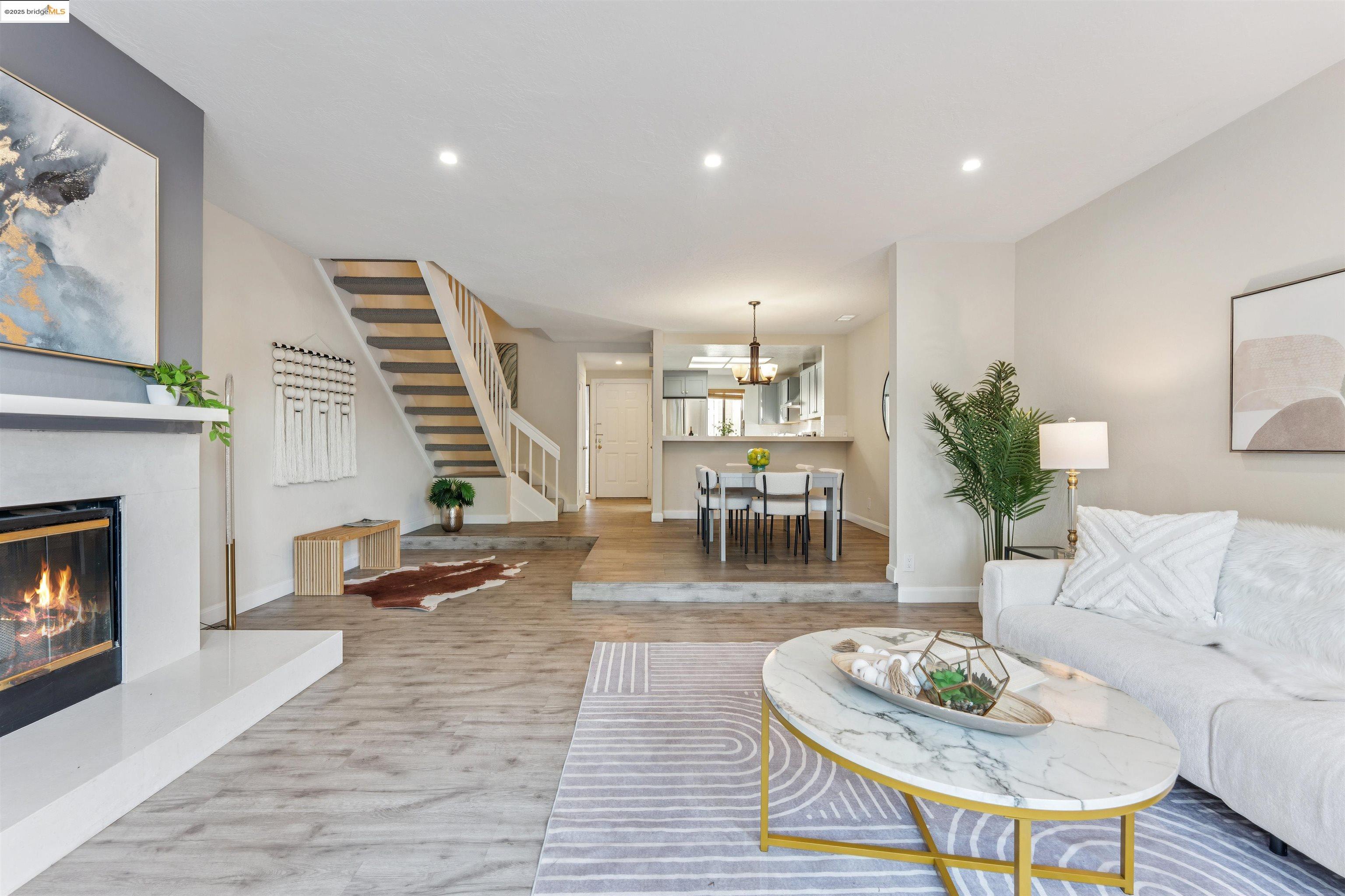 Detail Gallery Image 5 of 60 For 3732 Northridge Dr, Richmond,  CA 94806 - 2 Beds | 1/1 Baths