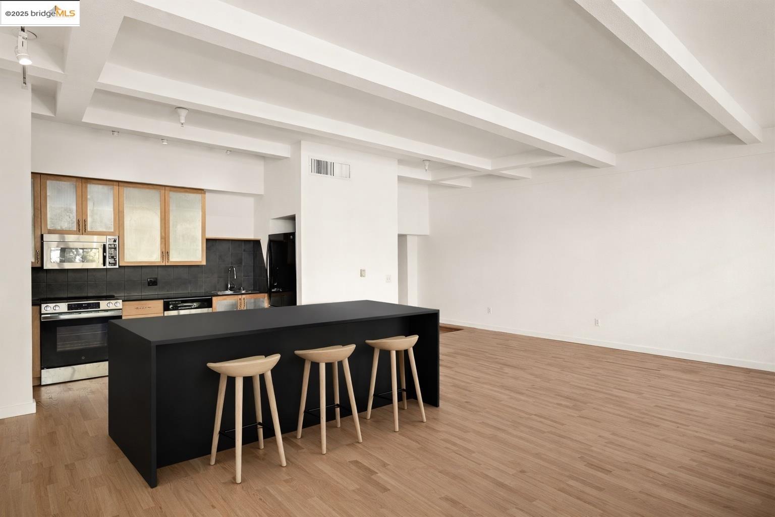 Detail Gallery Image 6 of 60 For 1200 65th St #224,  Emeryville,  CA 94608 - 1 Beds | 1 Baths