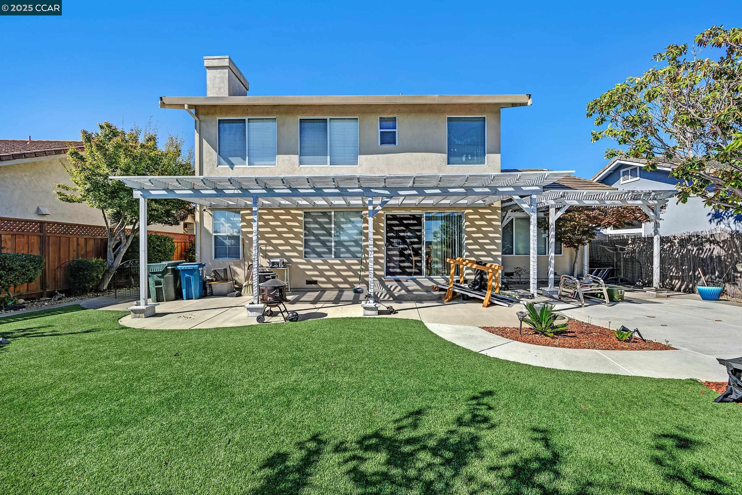 Detail Gallery Image 5 of 13 For 4653 Arabian Way, Antioch,  CA 94531 - 6 Beds | 3 Baths