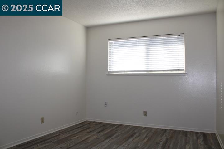 Detail Gallery Image 3 of 12 For 5234 Sacramento Ave #D,  Richmond,  CA 94804 - 2 Beds | 1 Baths