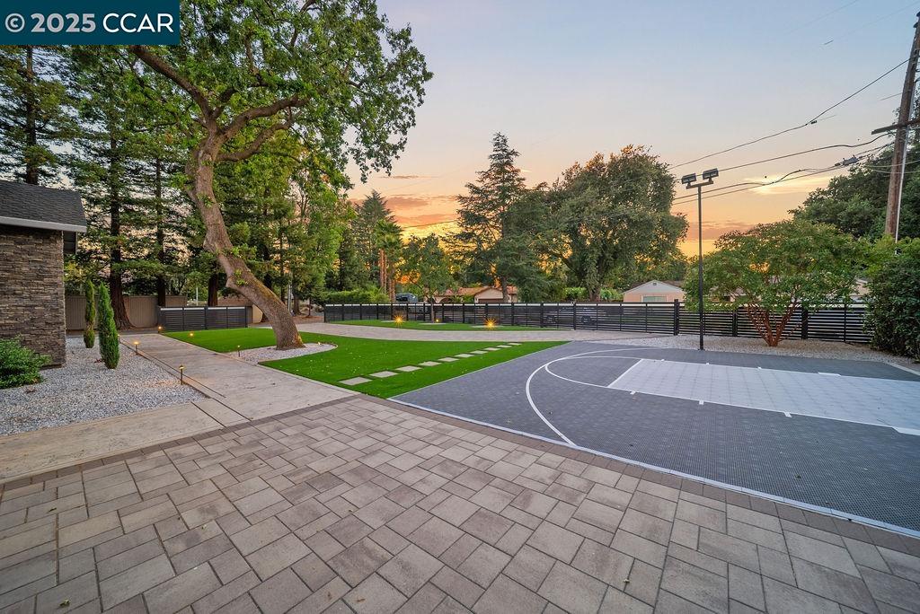 Detail Gallery Image 29 of 39 For 100 Alderwood Rd, Walnut Creek,  CA 94598 - 5 Beds | 3 Baths