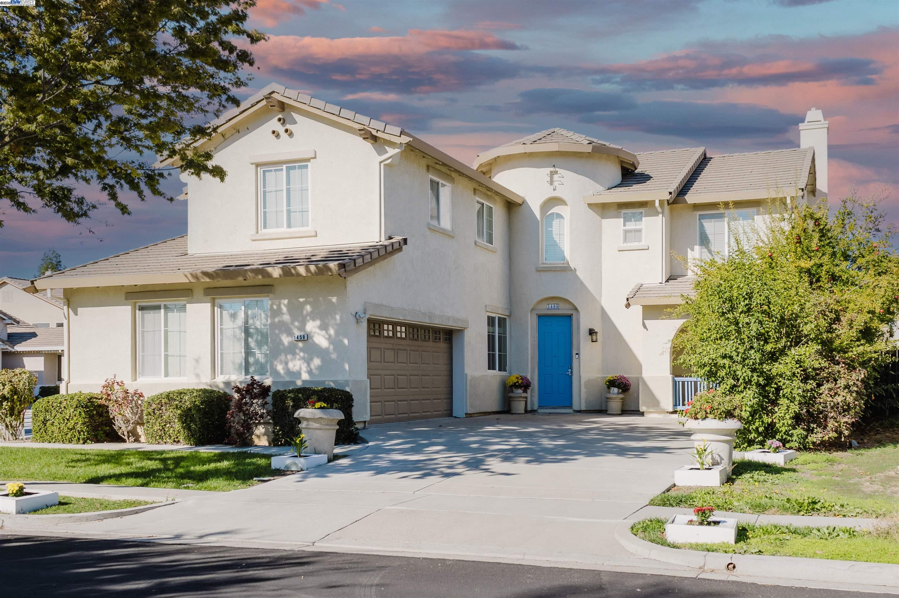 Detail Gallery Image 2 of 7 For 1459 Mesa Creek Dr, Patterson,  CA 95363 - 4 Beds | 3 Baths