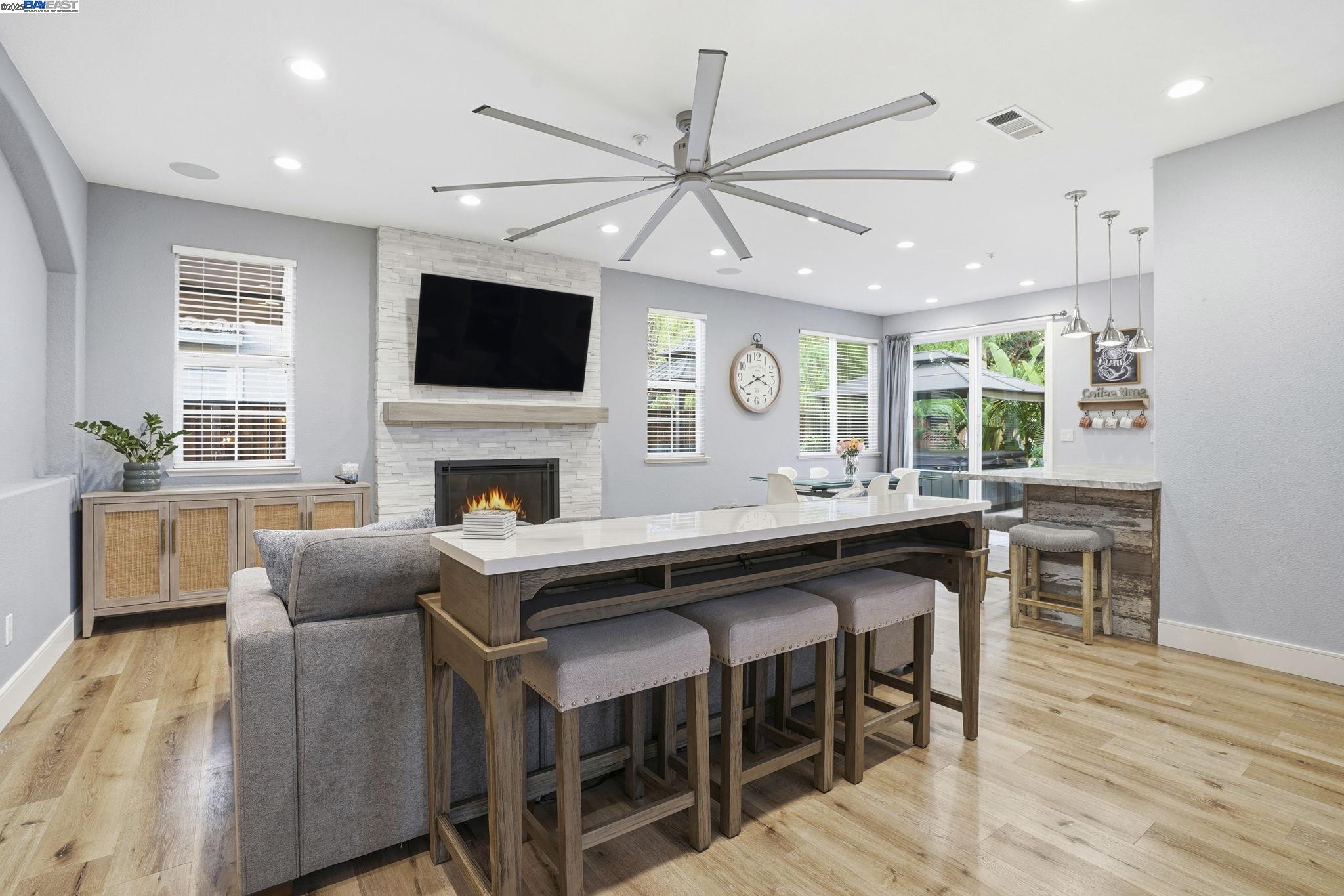 Detail Gallery Image 16 of 44 For 1622 Altamont Cir, Livermore,  CA 94551 - 5 Beds | 3 Baths