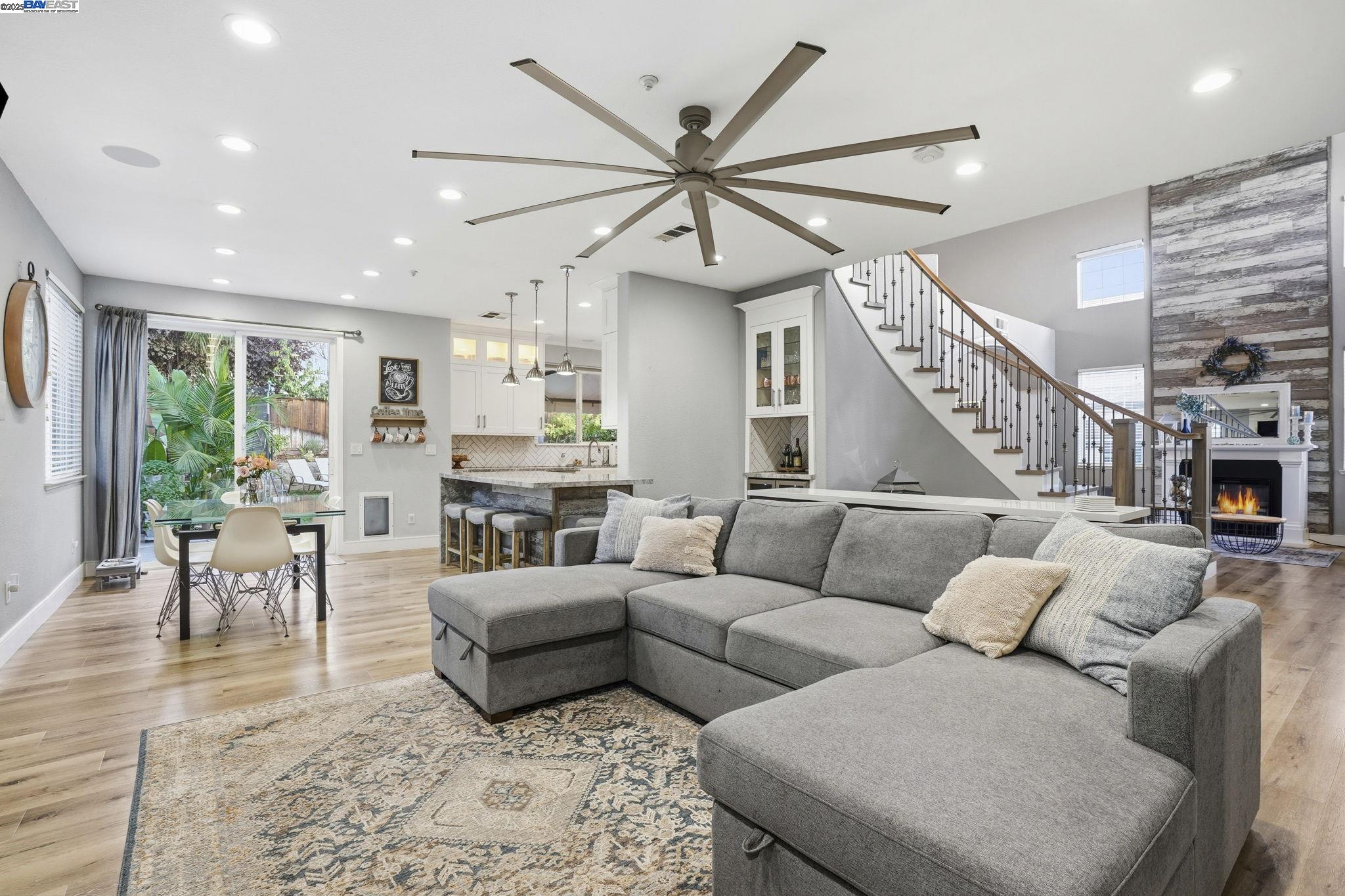 Detail Gallery Image 17 of 44 For 1622 Altamont Cir, Livermore,  CA 94551 - 5 Beds | 3 Baths