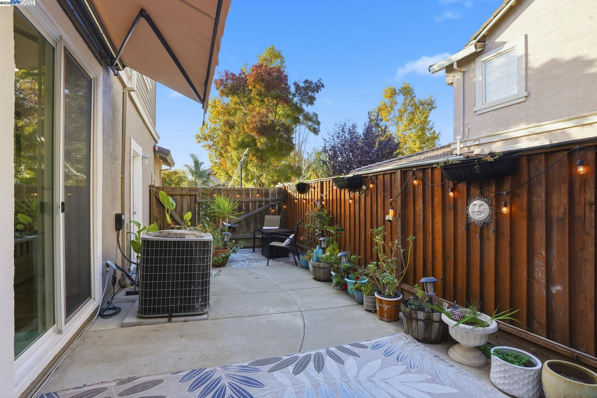 Detail Gallery Image 19 of 44 For 1622 Altamont Cir, Livermore,  CA 94551 - 5 Beds | 3 Baths