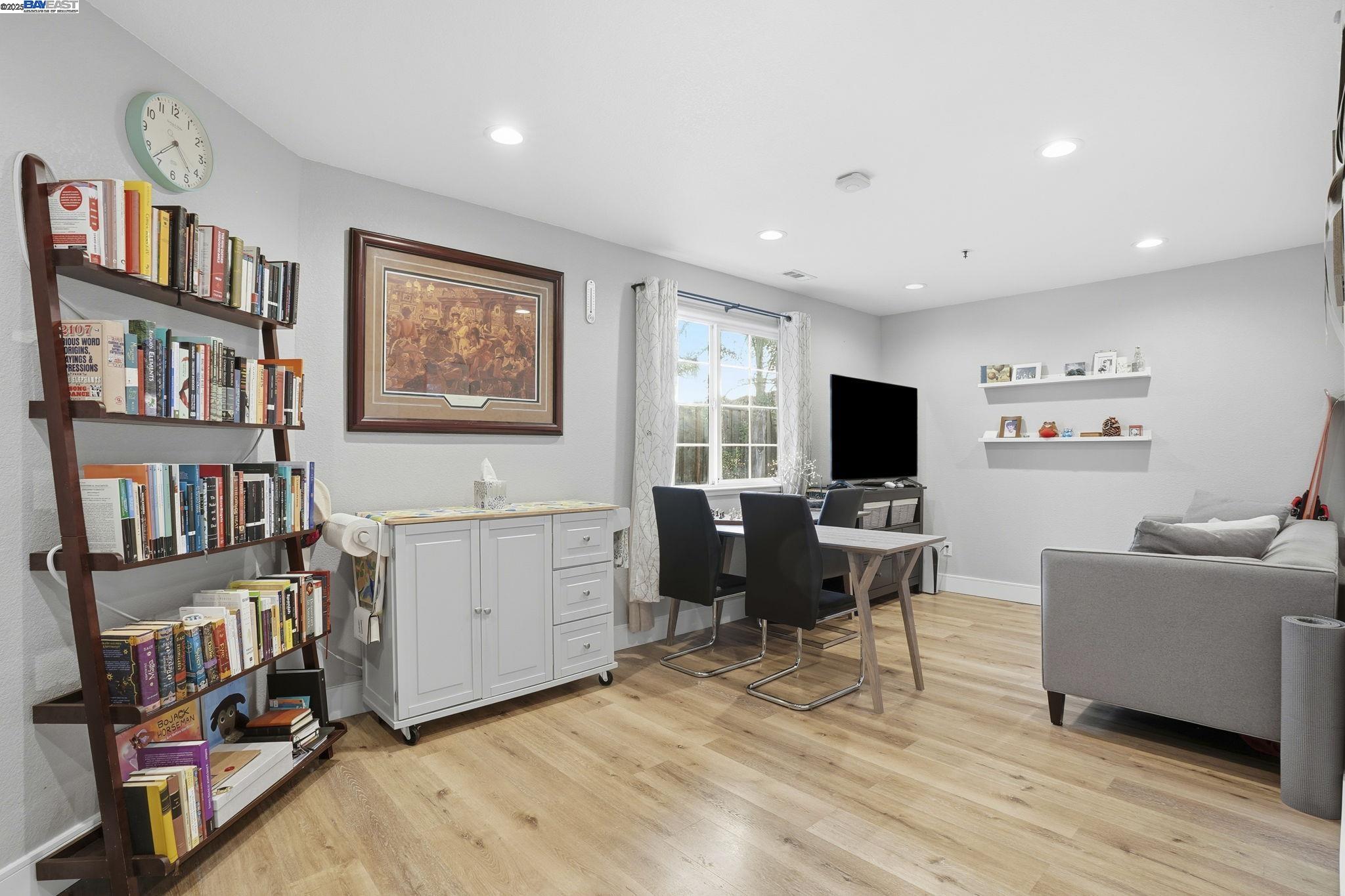 Detail Gallery Image 22 of 44 For 1622 Altamont Cir, Livermore,  CA 94551 - 5 Beds | 3 Baths