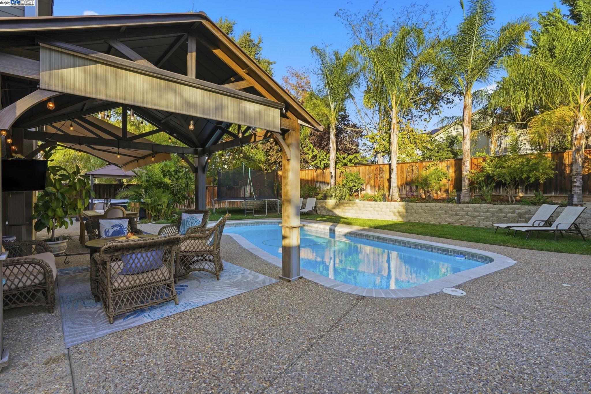 Detail Gallery Image 38 of 44 For 1622 Altamont Cir, Livermore,  CA 94551 - 5 Beds | 3 Baths