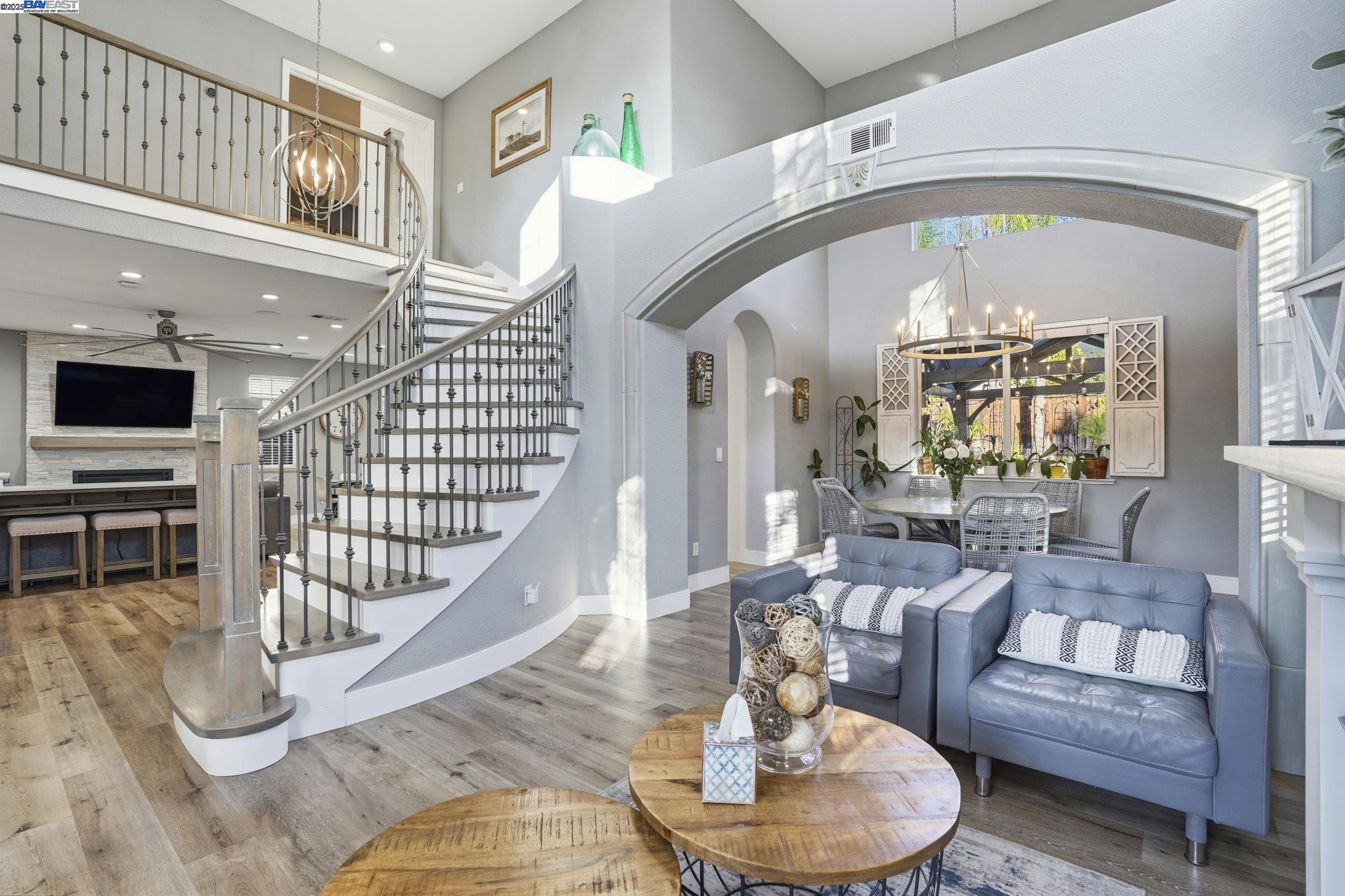 Detail Gallery Image 5 of 44 For 1622 Altamont Cir, Livermore,  CA 94551 - 5 Beds | 3 Baths