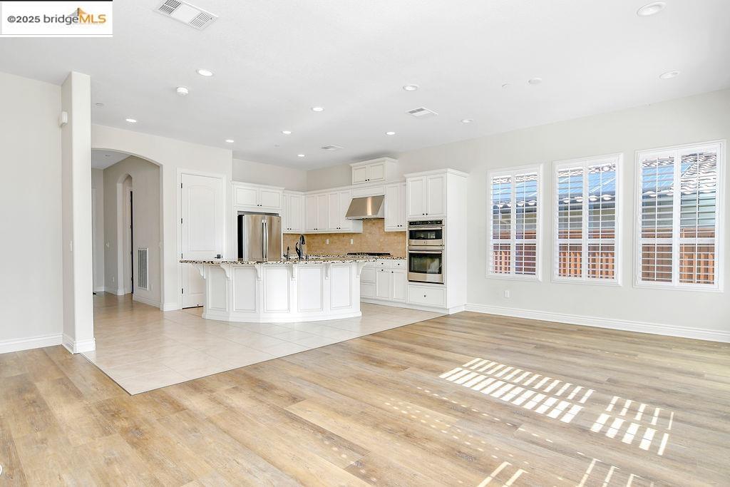 Detail Gallery Image 4 of 35 For 1928 Barbaresco Ln, Brentwood,  CA 94513 - 2 Beds | 2 Baths