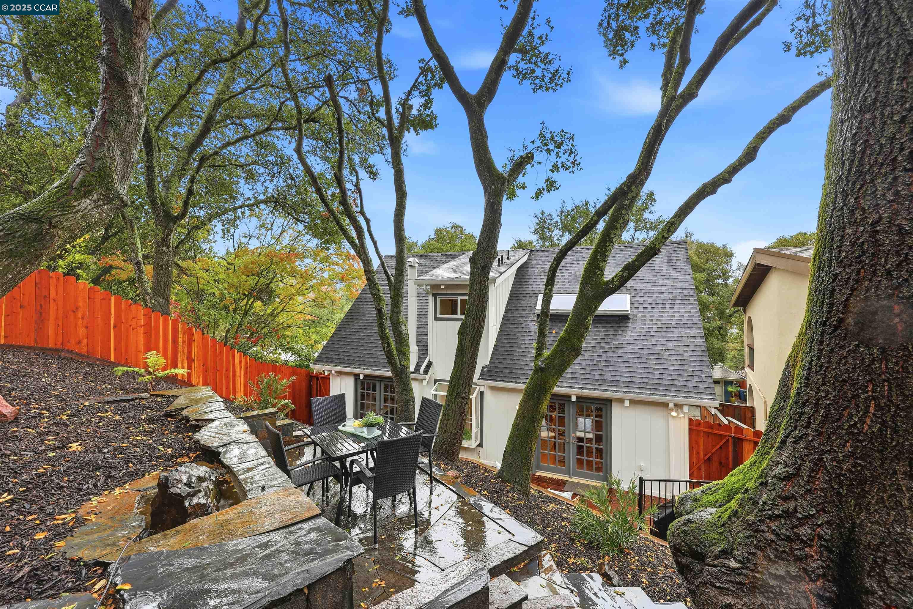 Detail Gallery Image 18 of 22 For 129 Spring Rd, Orinda,  CA 94563 - 3 Beds | 2 Baths