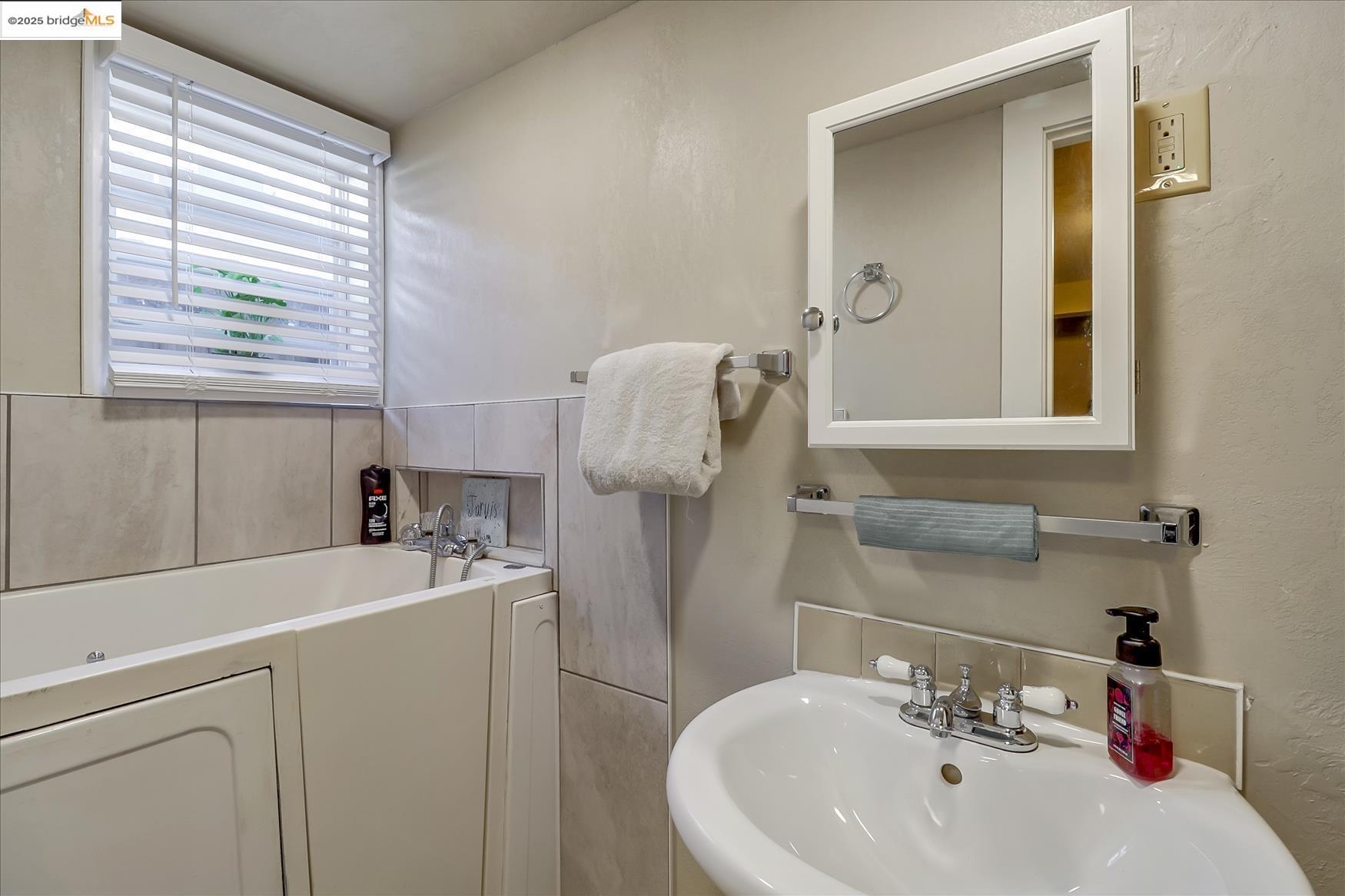 Detail Gallery Image 30 of 32 For 1507 48th Ave, Oakland,  CA 94601 - – Beds | – Baths