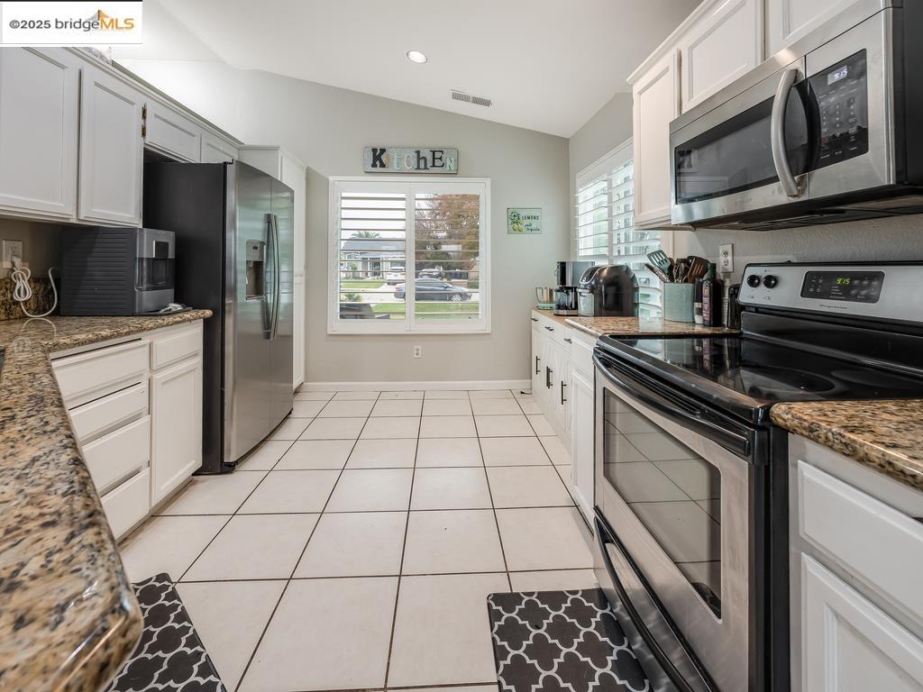 Detail Gallery Image 10 of 22 For 656 Miller Dr, Oakley,  CA 94561 - 3 Beds | 2 Baths