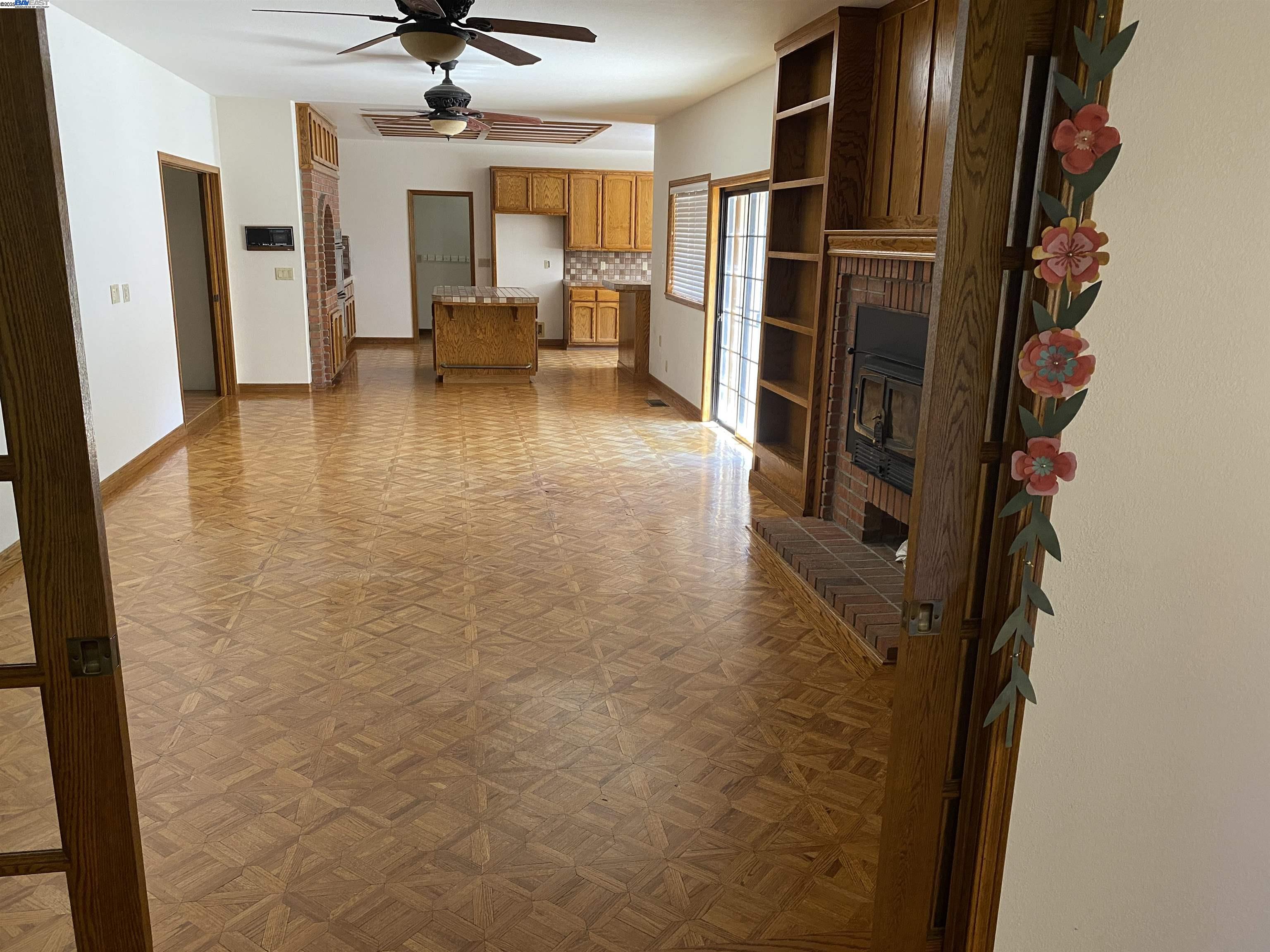 Detail Gallery Image 23 of 38 For 11 Foothill Lane, Pleasanton,  CA 94588 - 4 Beds | 4 Baths