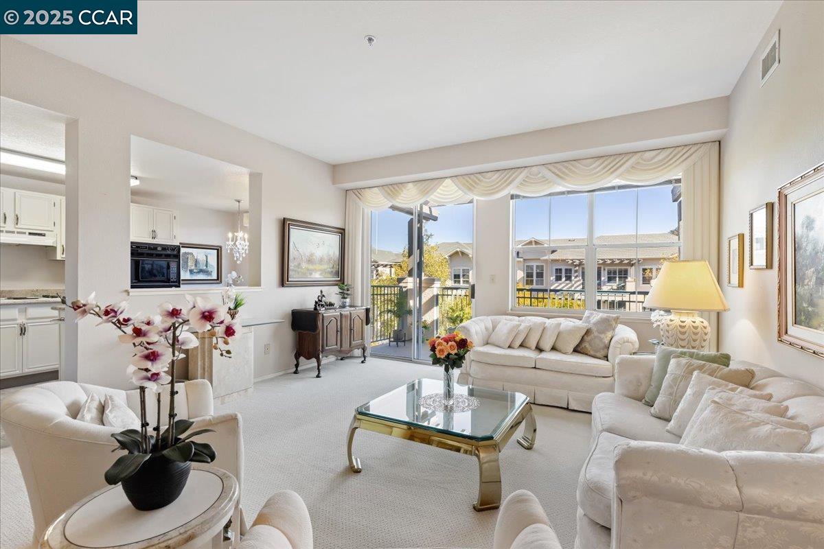 Front Image Thumbnail for CC41116614