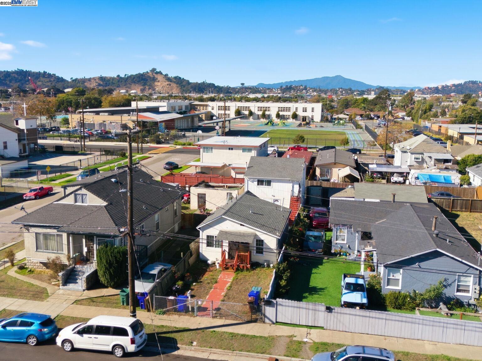 Detail Gallery Image 12 of 41 For 261 S 13th St, Richmond,  CA 94804 - – Beds | – Baths