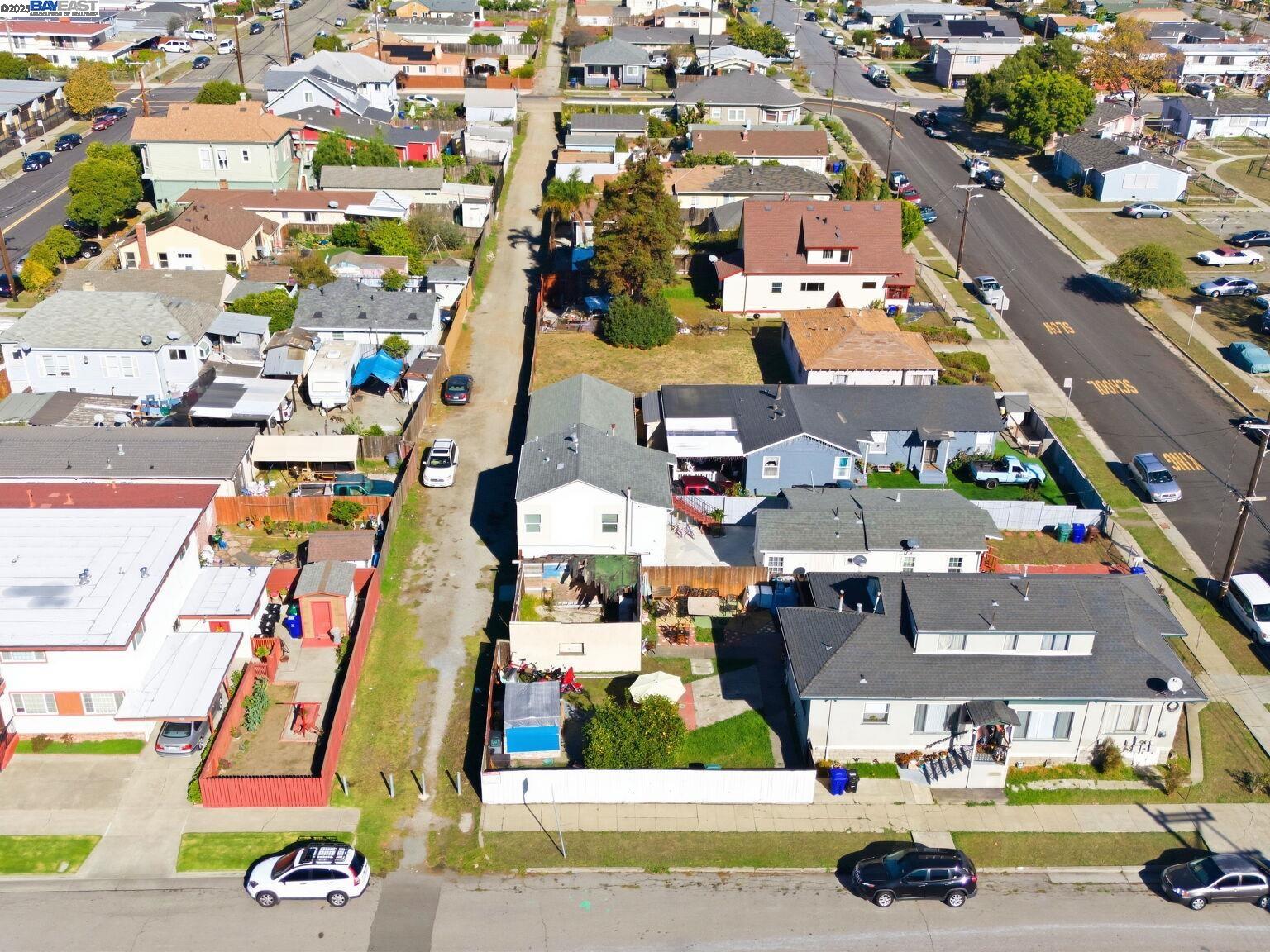 Detail Gallery Image 10 of 41 For 261 S 13th St, Richmond,  CA 94804 - – Beds | – Baths