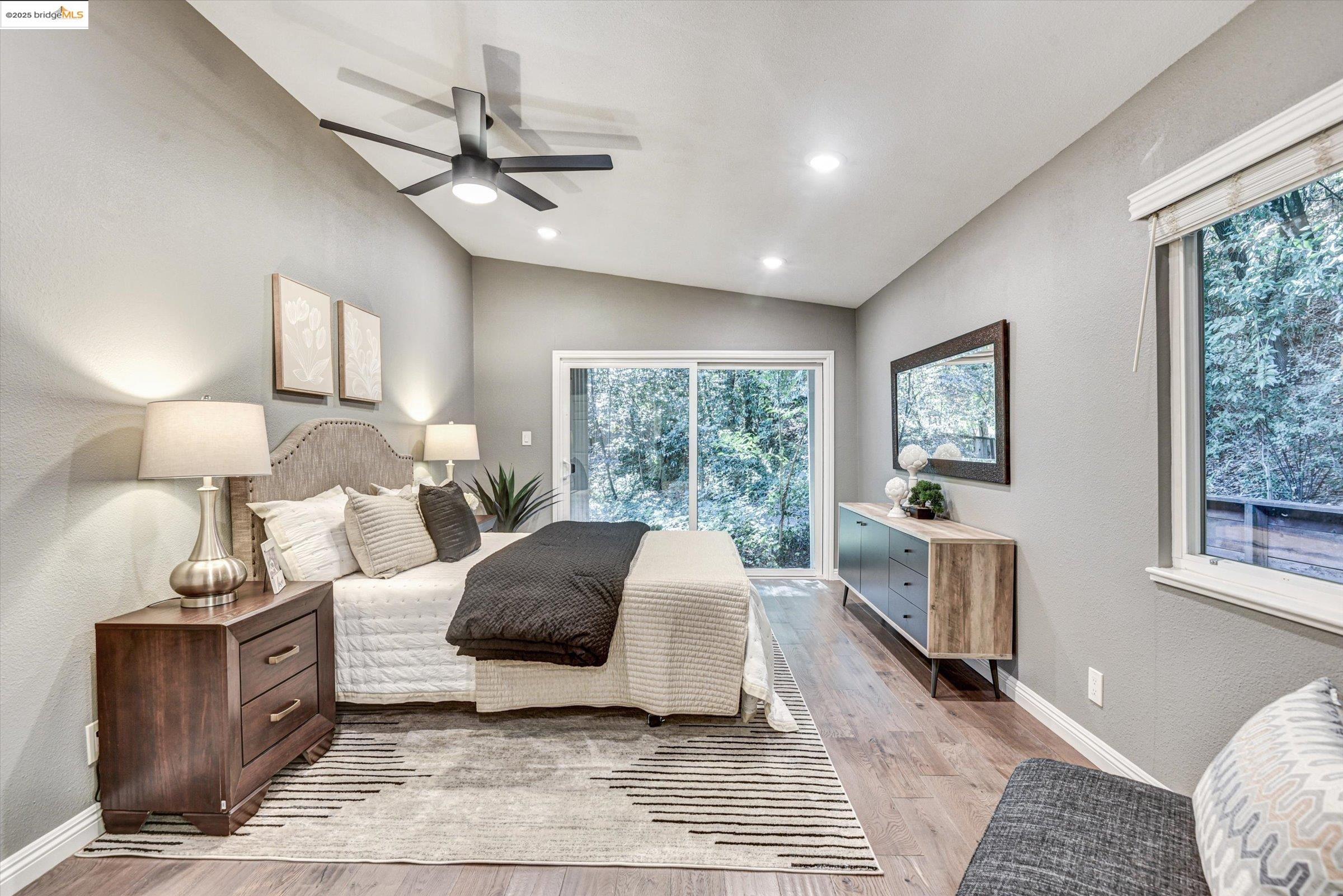 Detail Gallery Image 13 of 27 For 7 Saint Stephens Dr, Orinda,  CA 94563 - 3 Beds | 2 Baths