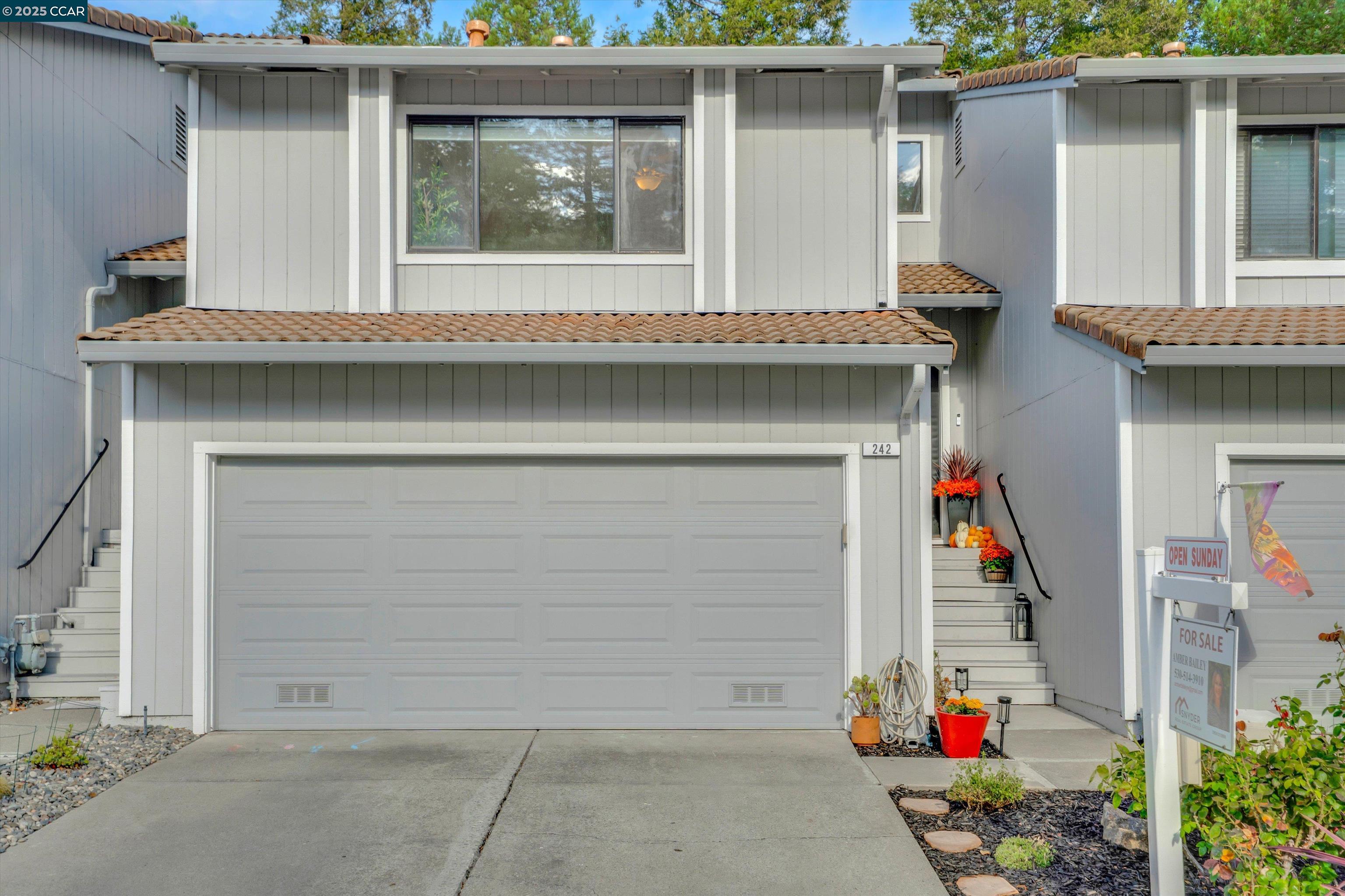 Detail Gallery Image 2 of 30 For 242 via El Dorado Ln, Martinez,  CA 94553 - 3 Beds | 2 Baths