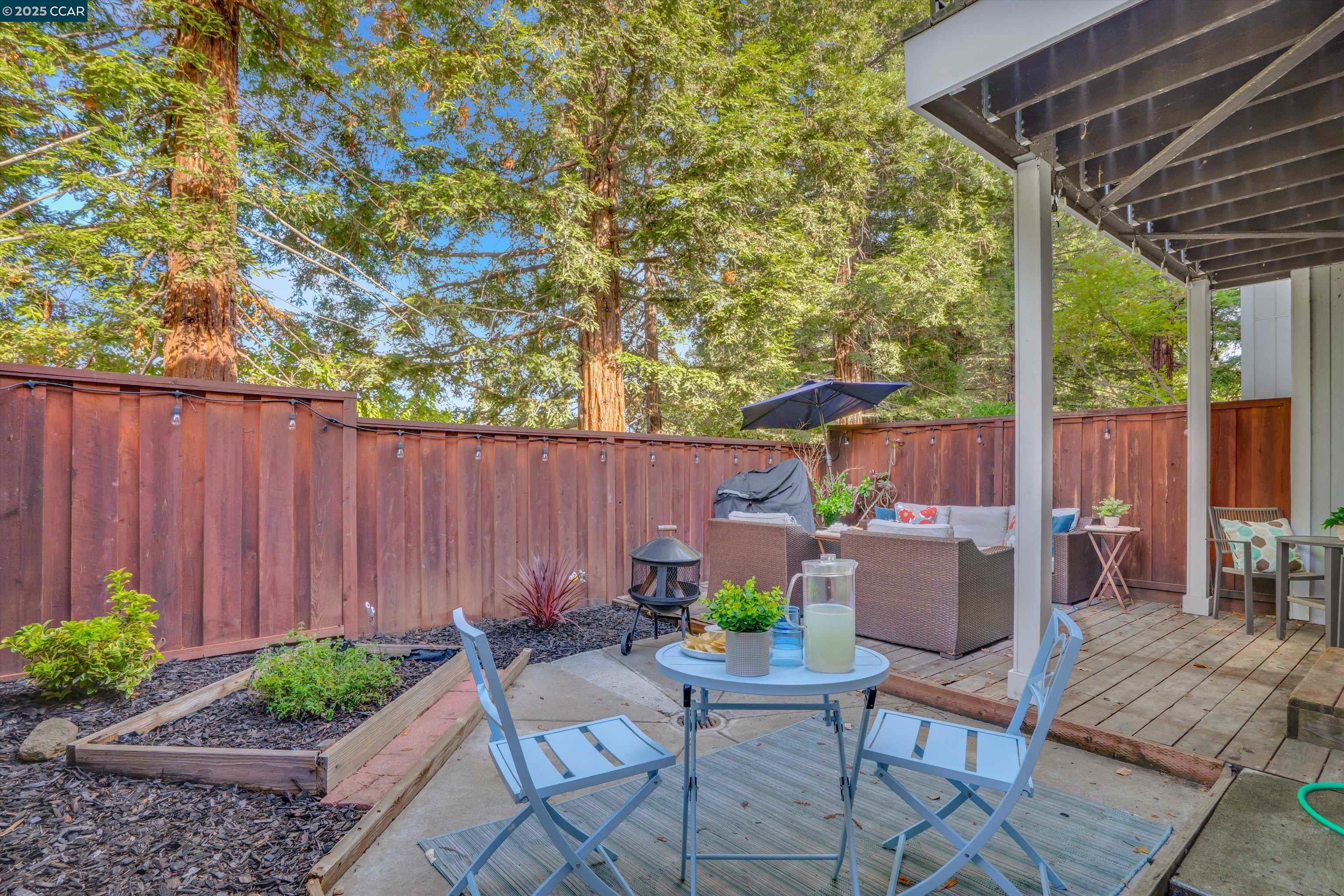 Detail Gallery Image 28 of 30 For 242 via El Dorado Ln, Martinez,  CA 94553 - 3 Beds | 2 Baths