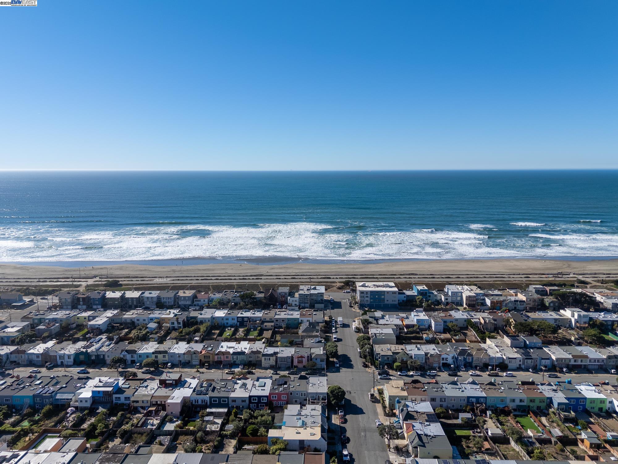 Detail Gallery Image 4 of 33 For 3327 Quintara St, San Francisco,  CA 94116 - – Beds | – Baths