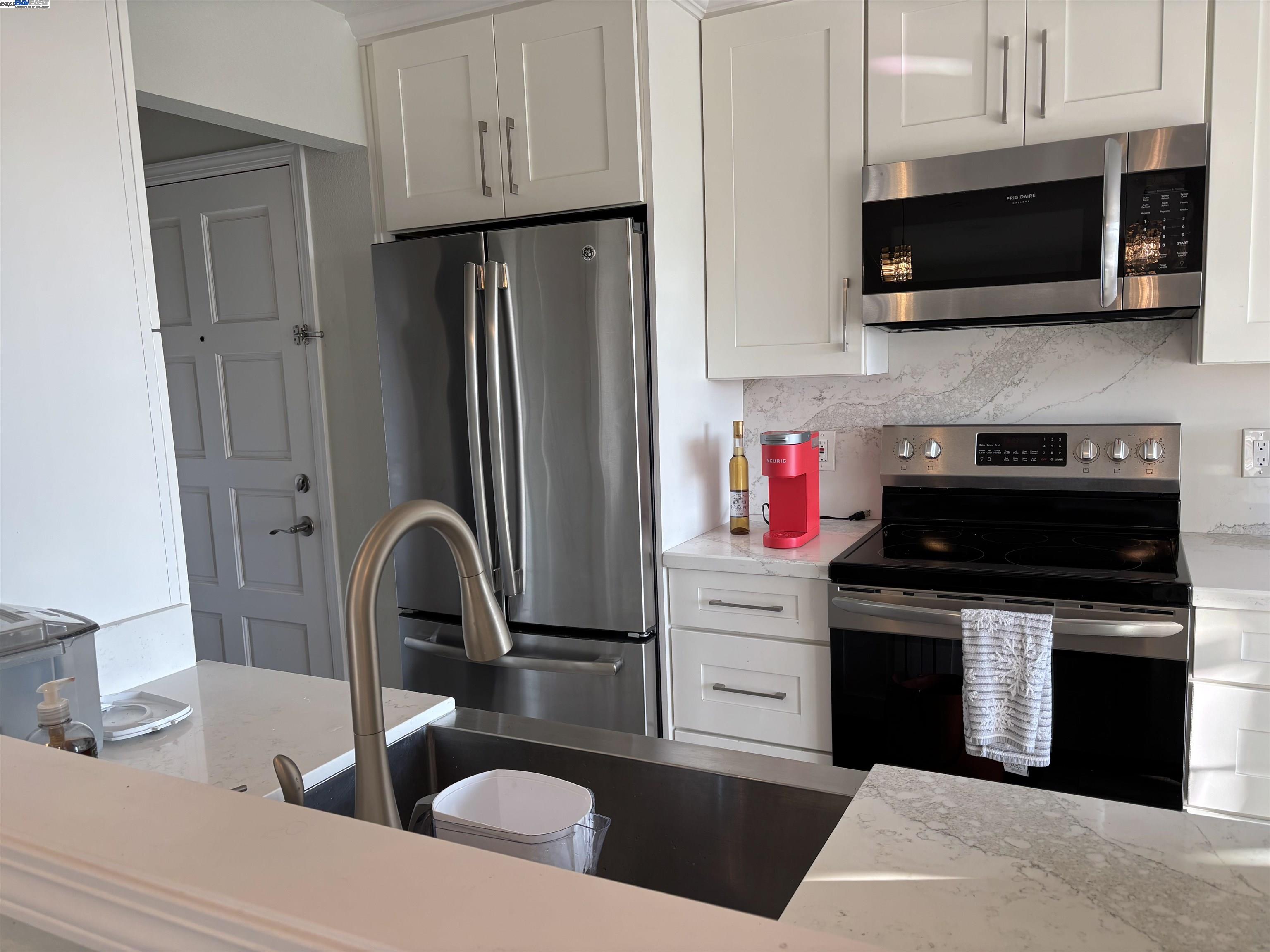 Detail Gallery Image 10 of 35 For 21109 Gary Dr #206,  Hayward,  CA 94546 - 1 Beds | 1 Baths