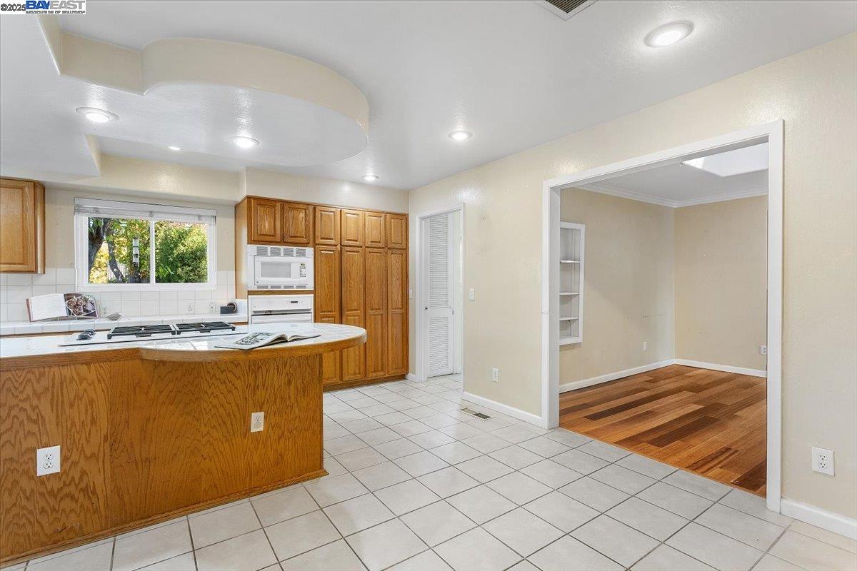 Detail Gallery Image 8 of 60 For 441 Sycamore Hill Dr, Danville,  CA 94526 - 3 Beds | 2/1 Baths