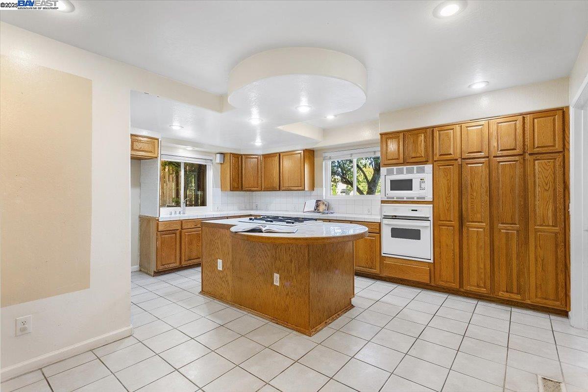 Detail Gallery Image 9 of 60 For 441 Sycamore Hill Dr, Danville,  CA 94526 - 3 Beds | 2/1 Baths