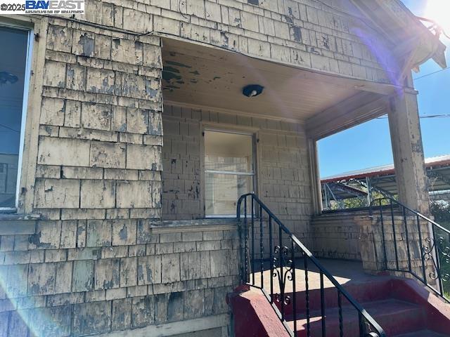 Detail Gallery Image 30 of 32 For 1024 50th Ave, Oakland,  CA 94601 - 2 Beds | 1 Baths