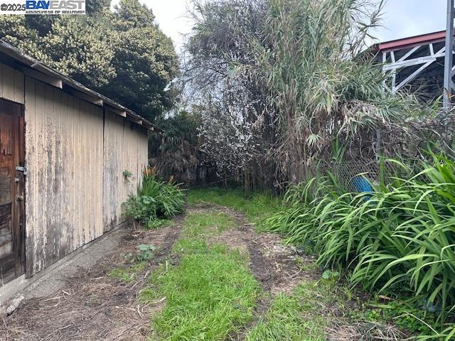 Detail Gallery Image 7 of 32 For 1024 50th Ave, Oakland,  CA 94601 - 2 Beds | 1 Baths